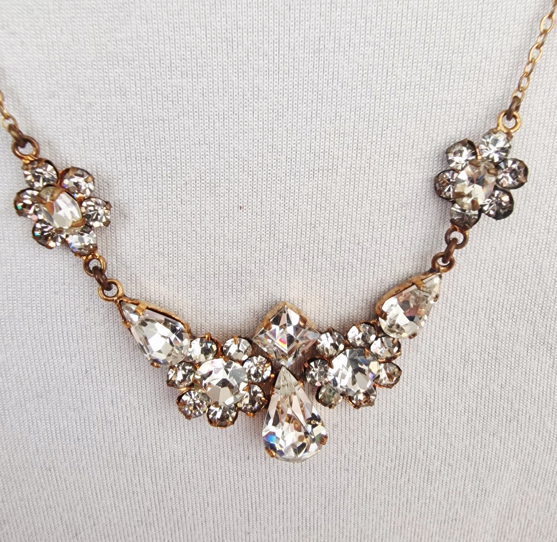 Vintage 1930s Gold-Tone Art Deco Rhinestone Statement Cluster Necklace Bridal – photo 2