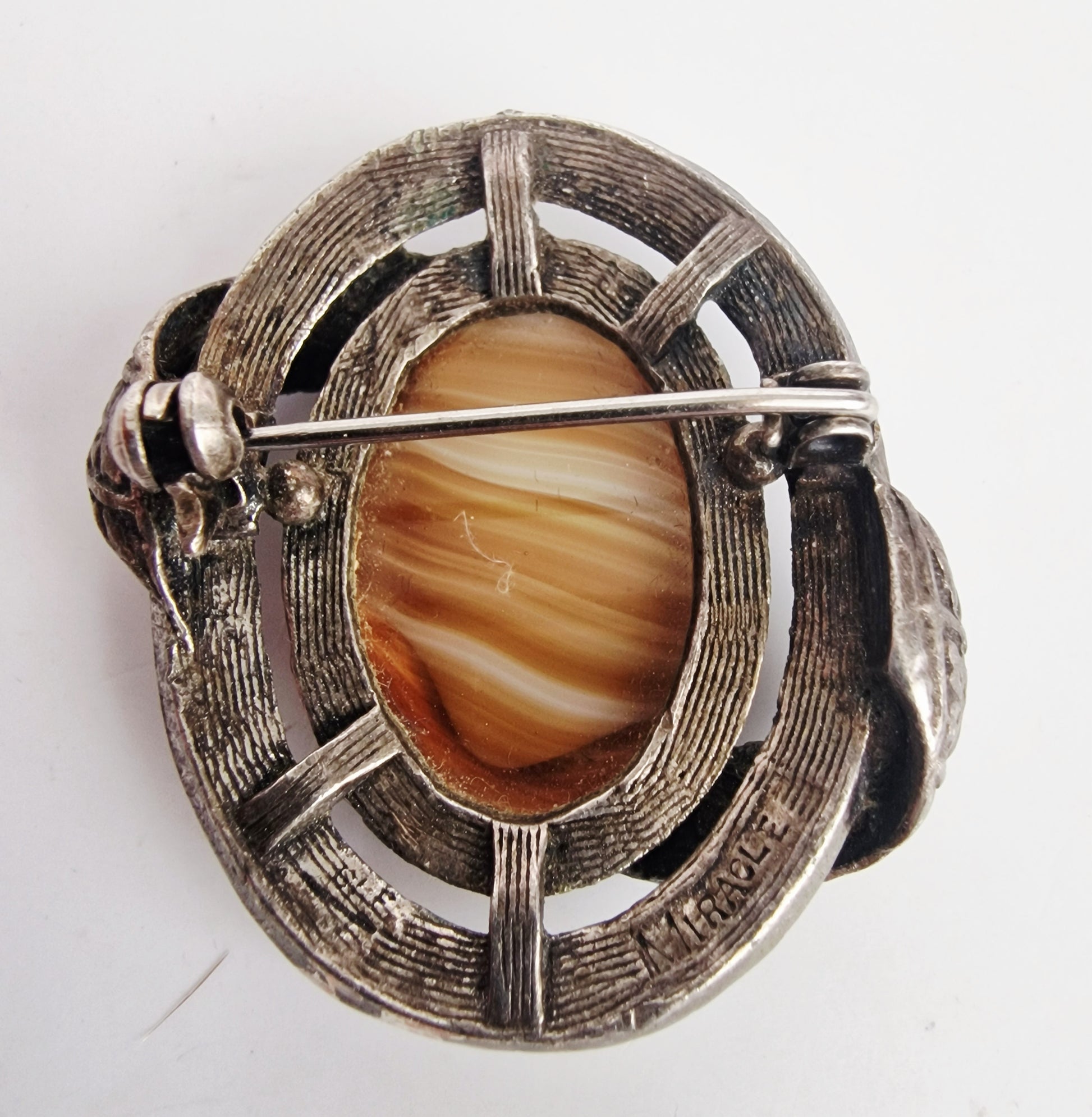 Vintage Miracle 1970s Bronze-Tone Celtic Brooch Agate Cabochon Interlaced Pin – photo 2