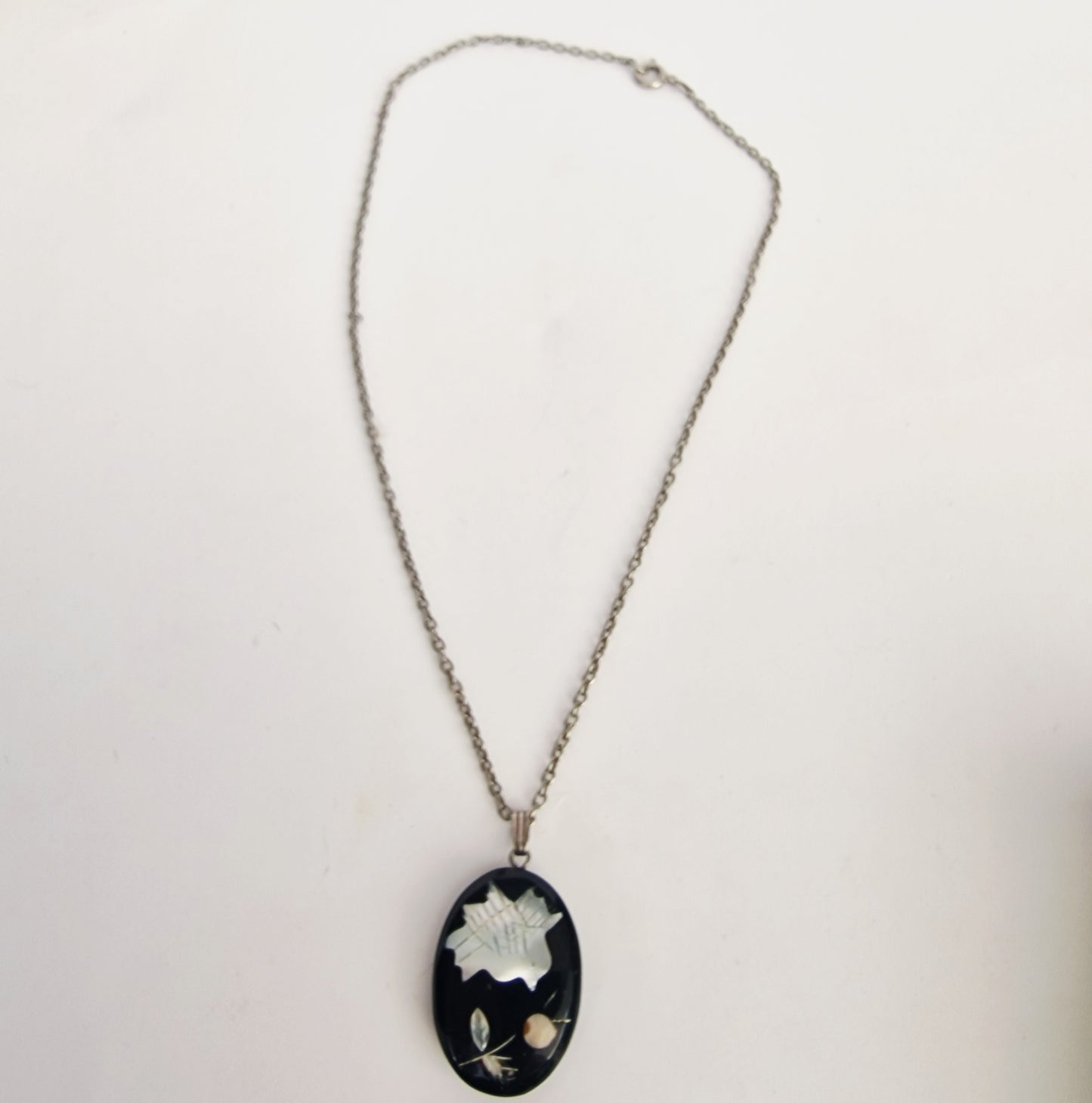 Vintage 1970s Black Silver-Tone Floral Botanical Necklace Mother Of Pearl Inlay – photo 2