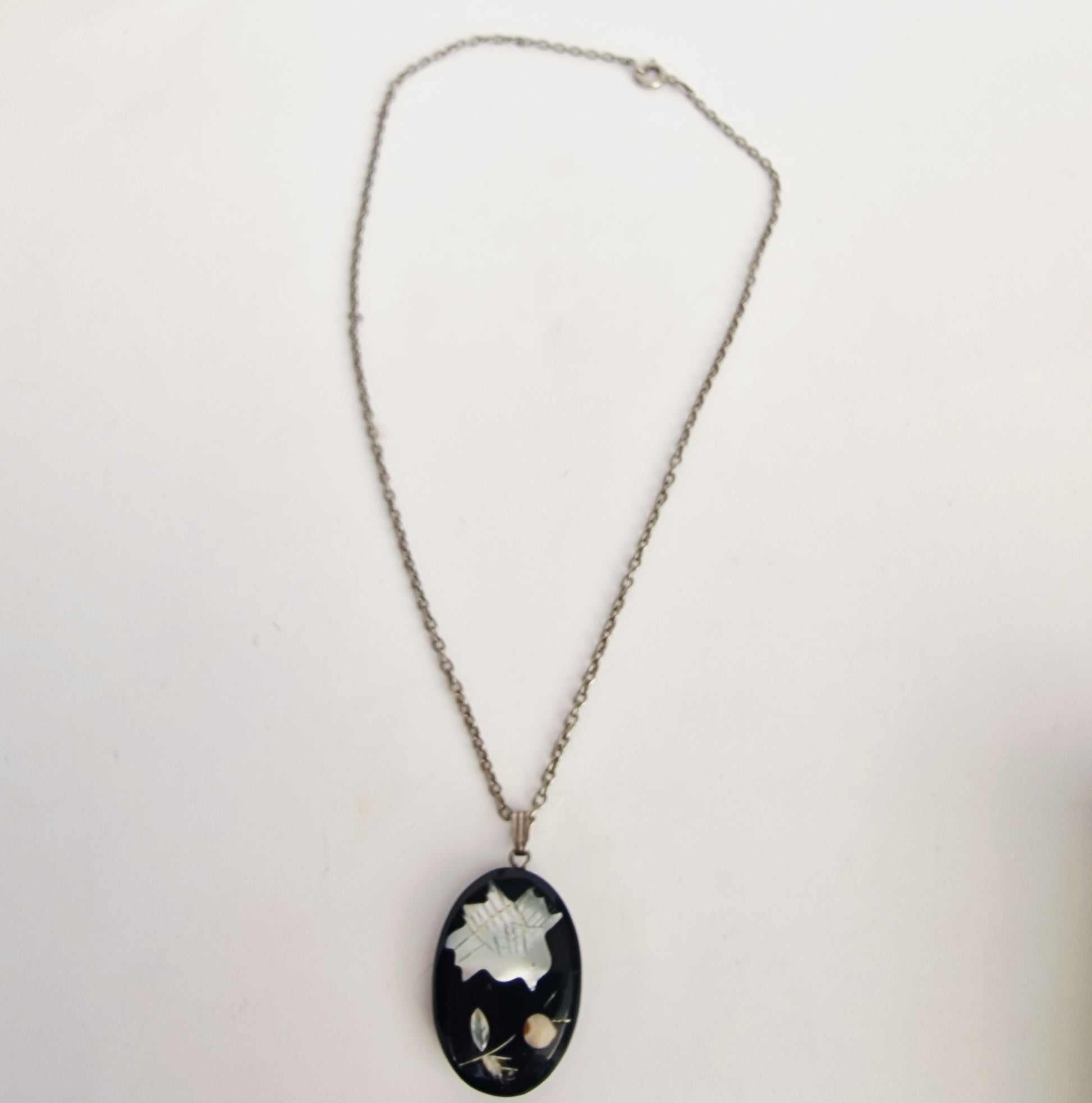 Vintage 1970s Black Silver-Tone Floral Botanical Necklace Mother Of Pearl Inlay – photo 2