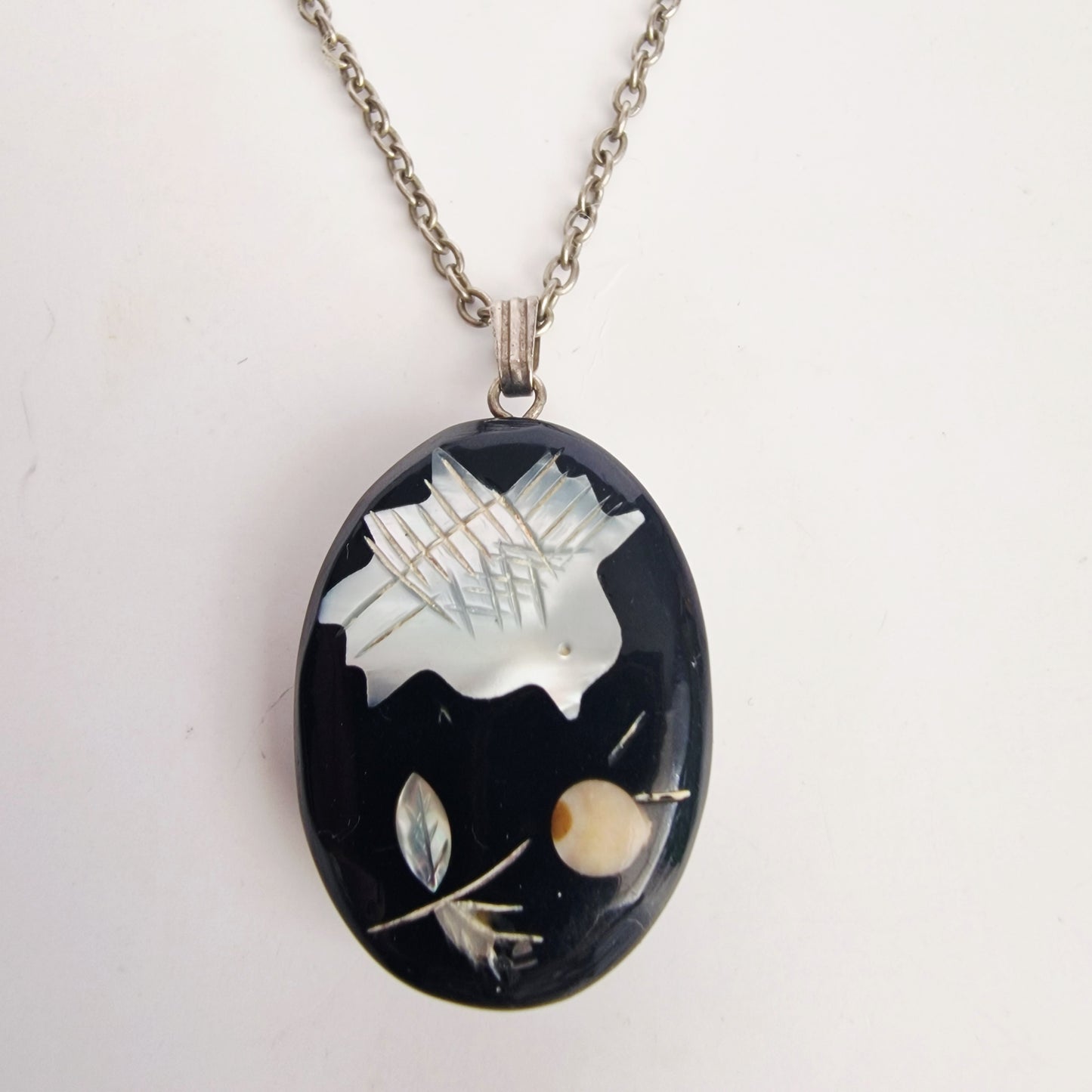 Vintage 1970s Black Silver-Tone Floral Botanical Necklace Mother Of Pearl Inlay – photo 3