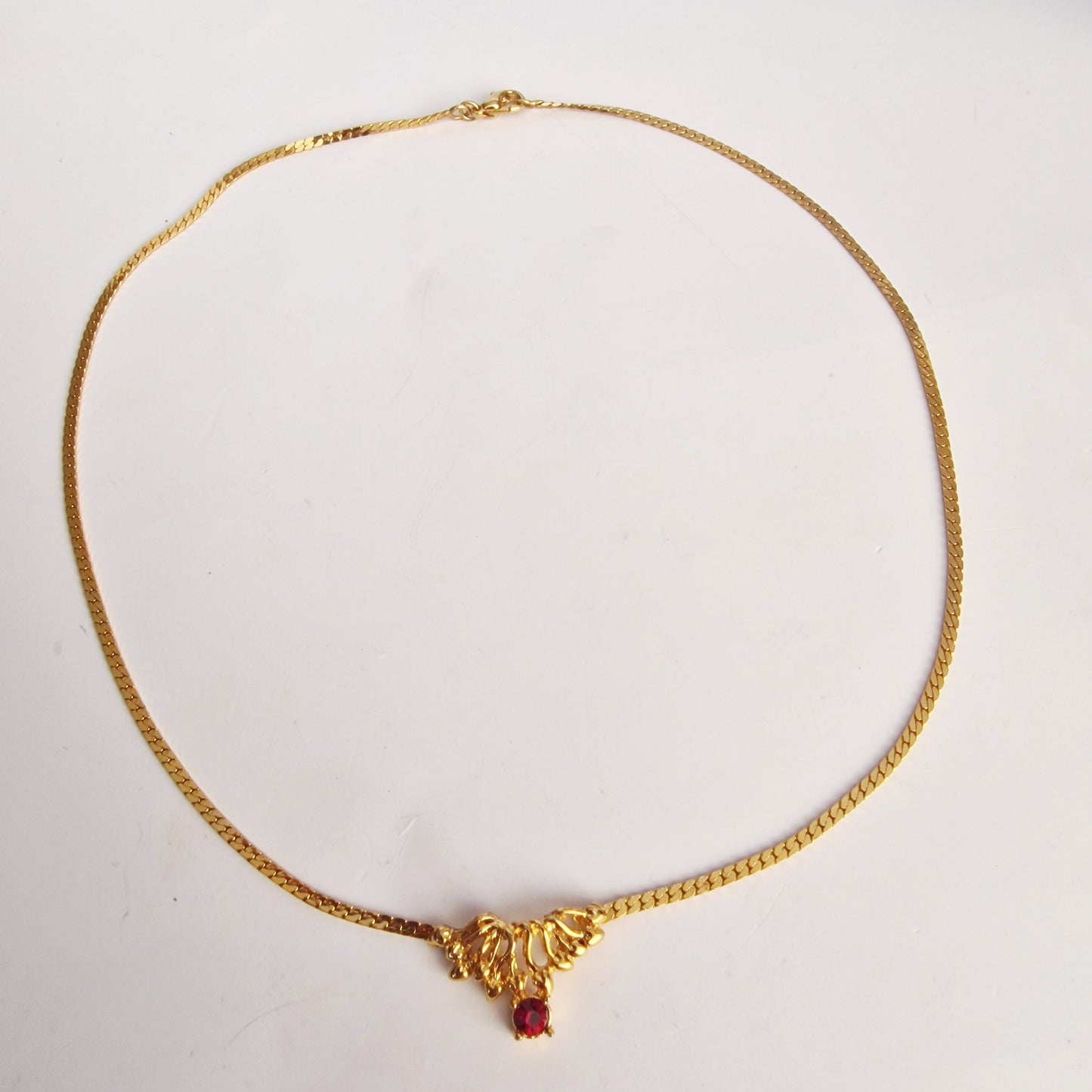 Vintage 1980s Gold-Tone Herringbone Chain Necklace Red Rhinestone Drop Pendant – photo 2