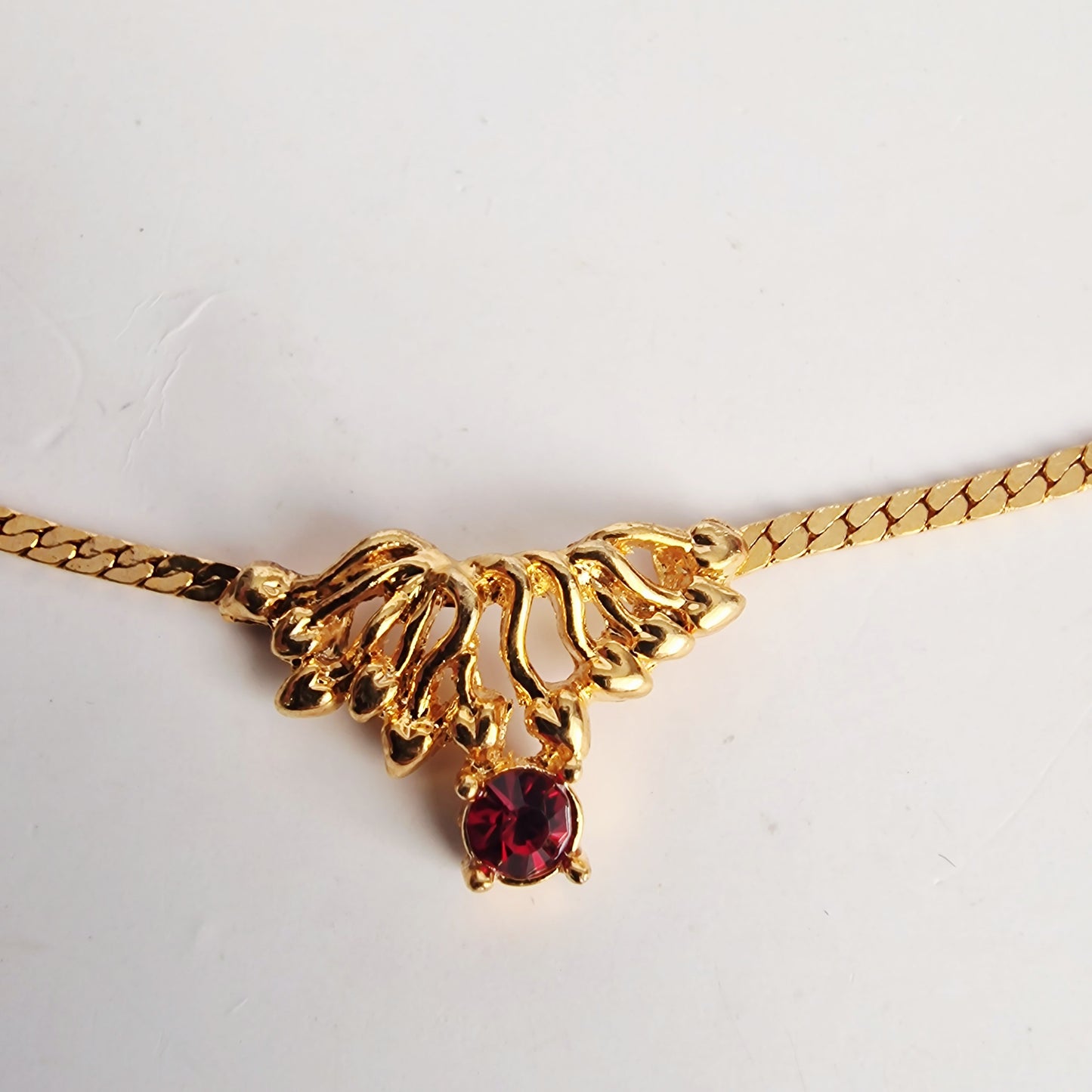Vintage 1980s Gold-Tone Herringbone Chain Necklace Red Rhinestone Drop Pendant – photo 3