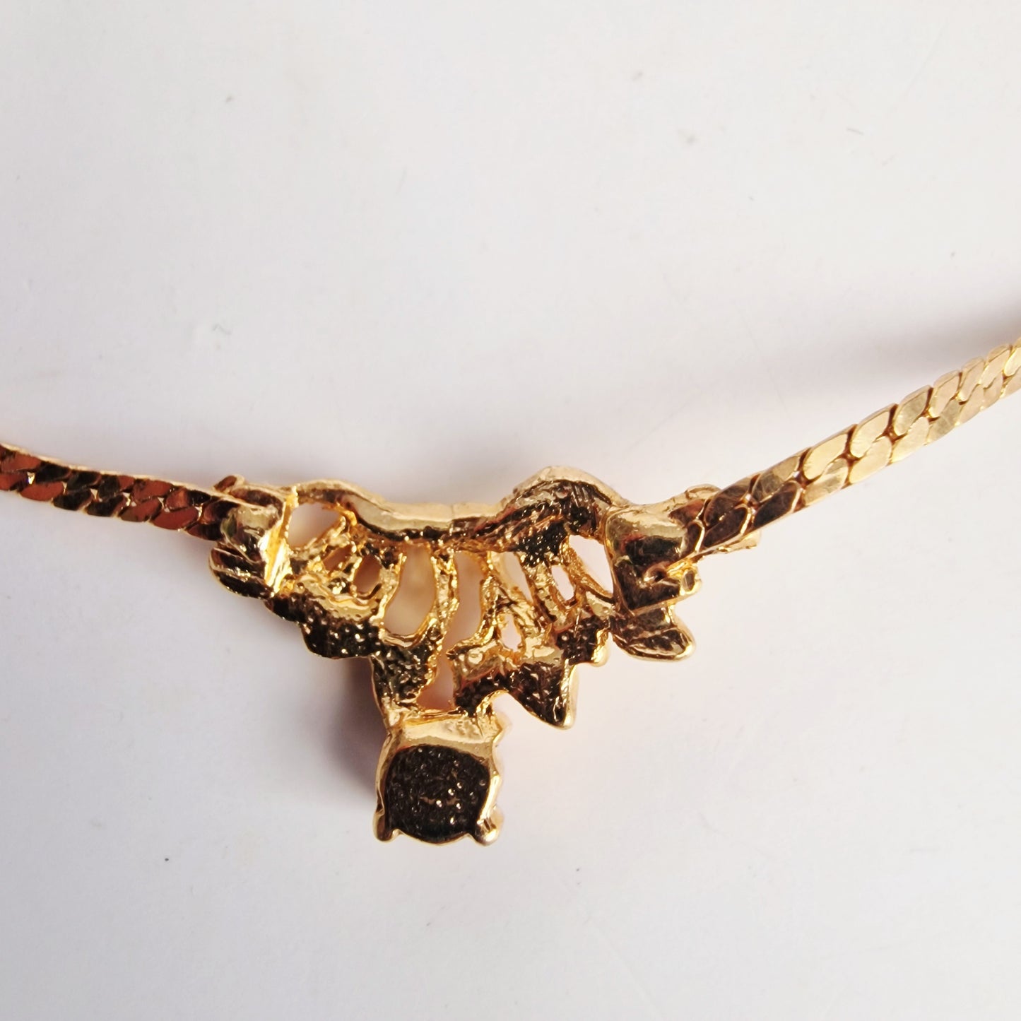 Vintage 1980s Gold-Tone Herringbone Chain Necklace Red Rhinestone Drop Pendant – photo 5