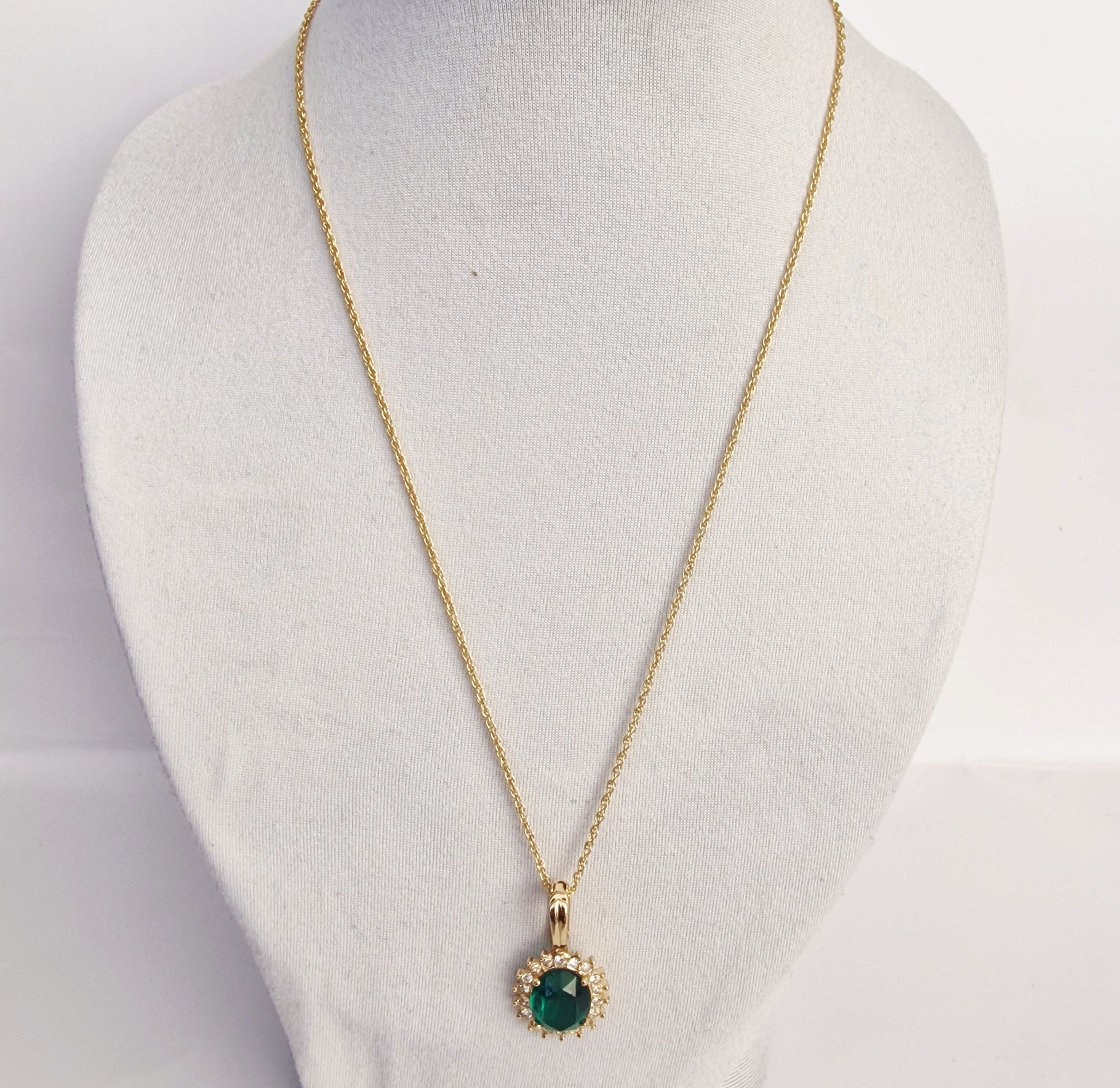 Vintage Roman 1990s Gold-Tone Green Rhinestone Cluster Pendant Necklace Chain – photo 3