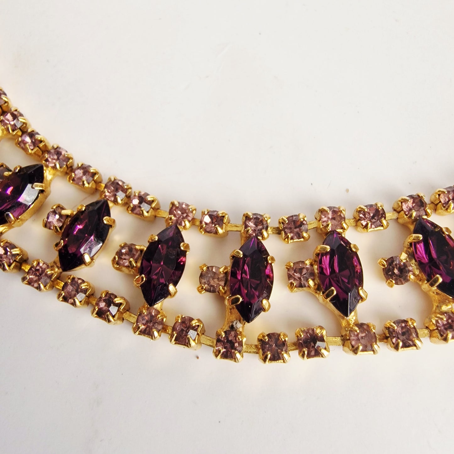 Vintage 1950s Gold-Tone Amethyst Rhinestone Bib Necklace Geometric Fan Lattice – photo 6