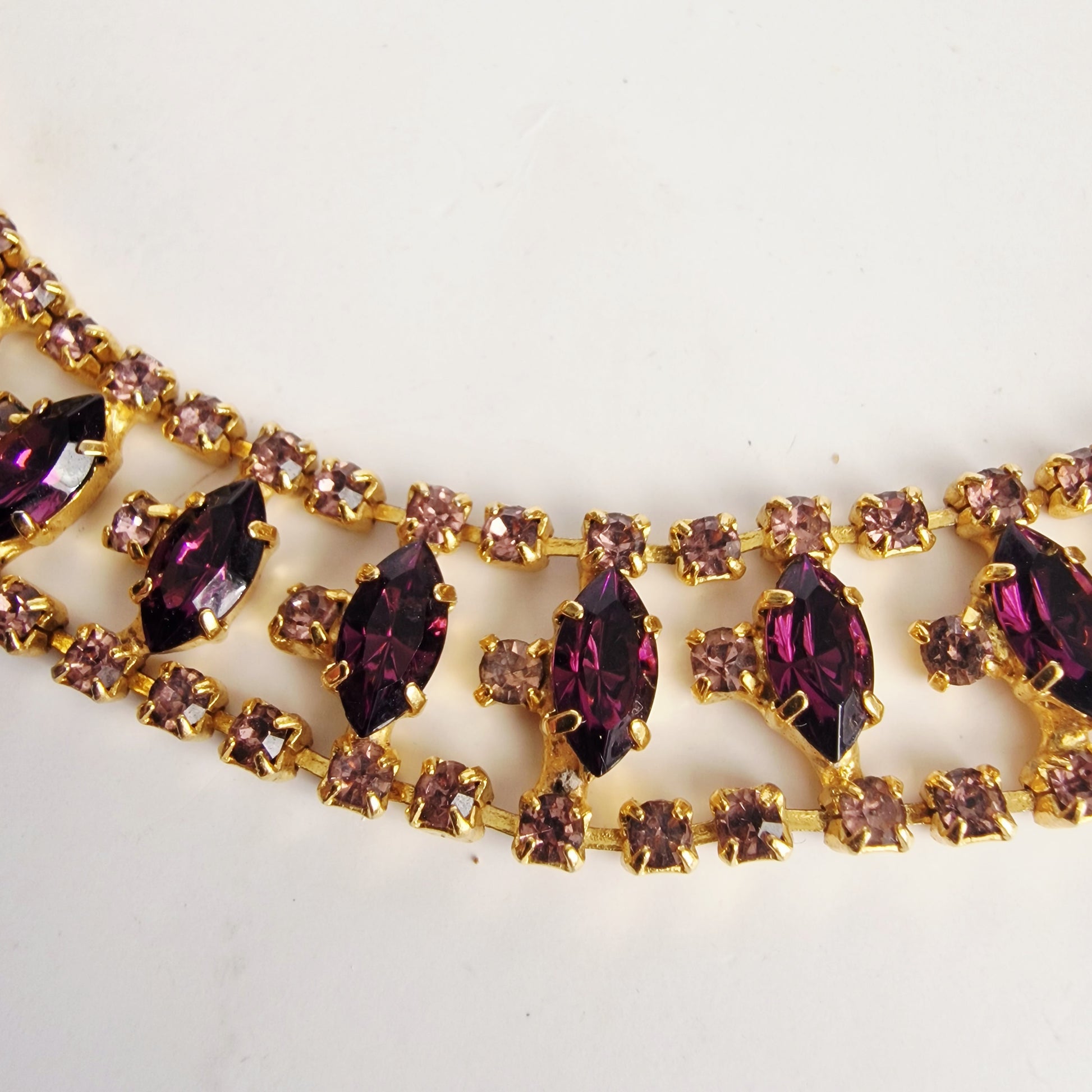 Vintage 1950s Gold-Tone Amethyst Rhinestone Bib Necklace Geometric Fan Lattice – photo 6