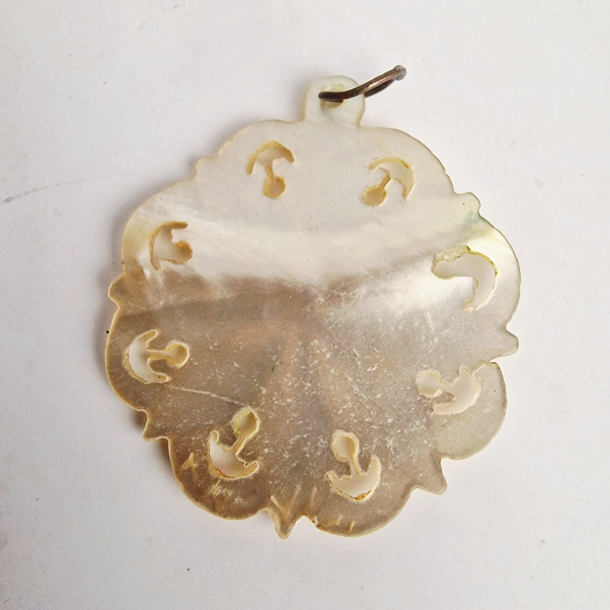 Vintage 1960s White Carved Shell Pendant Floral Geometric Cutwork Scalloped Pin – photo 3