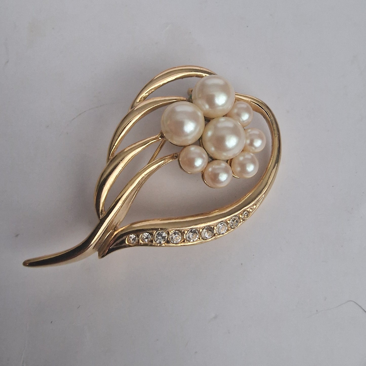 Vintage 1970s Gold-Tone Faux Pearl Rhinestone Leaf Brooch Floral Gold Costume