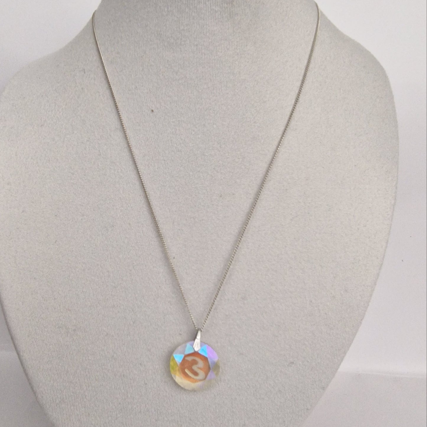 Vintage 1980s Silver-Tone Aurora Borealis Round Faceted Crystal Pendant Necklace