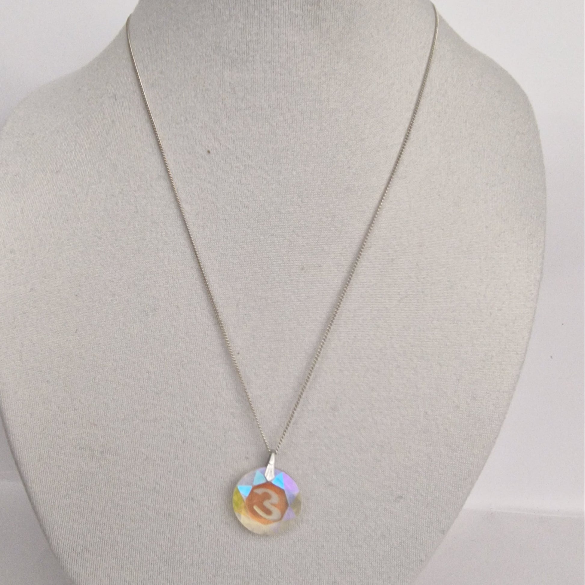 Vintage 1980s Silver-Tone Aurora Borealis Round Faceted Crystal Pendant Necklace