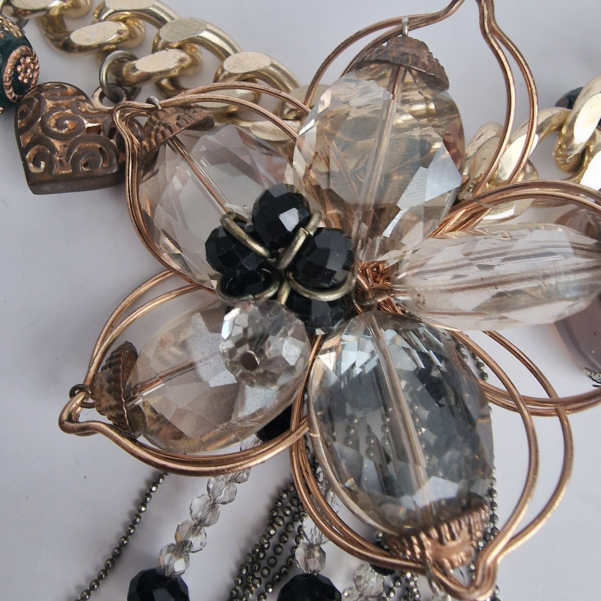 Vintage 2000s Gold-Tone Curb Chain Statement Necklace Floral Wire Crystal Beaded – photo 8