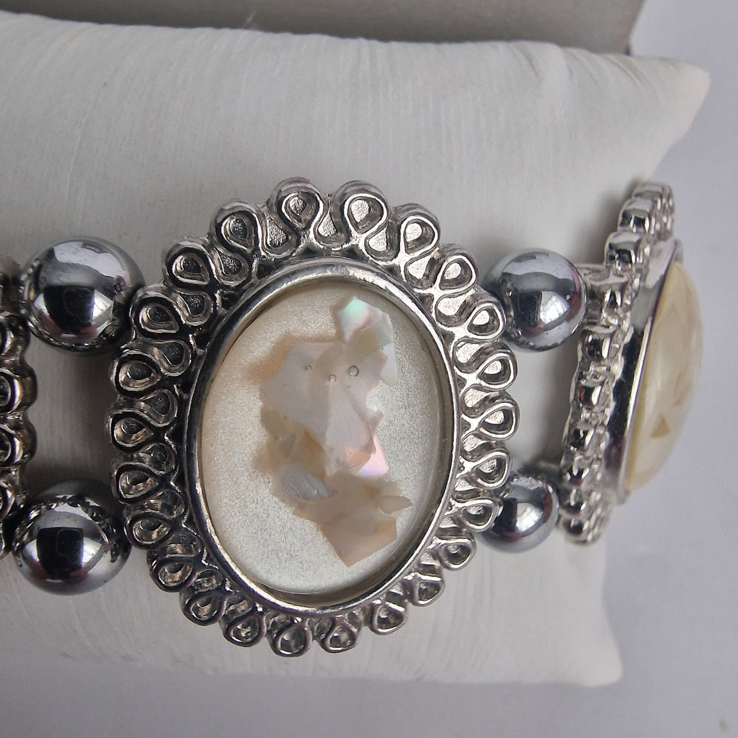 Vintage 1970s Silver-Tone Mother Of Pearl Filigree Wide Link Bracelet Signed Km – photo 2