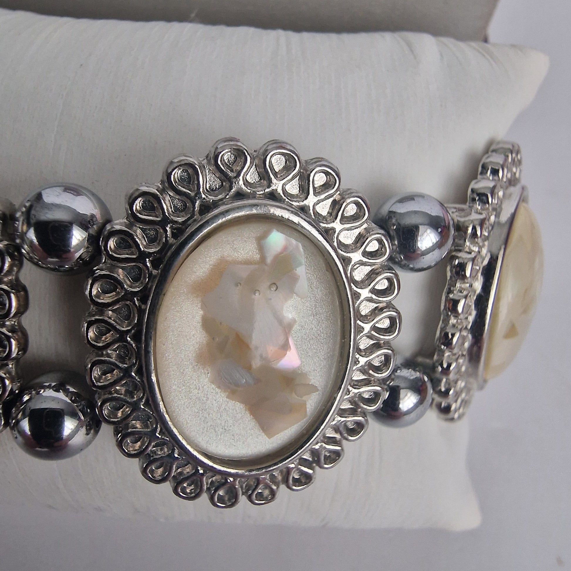 Vintage 1970s Silver-Tone Mother Of Pearl Filigree Wide Link Bracelet Signed Km – photo 2