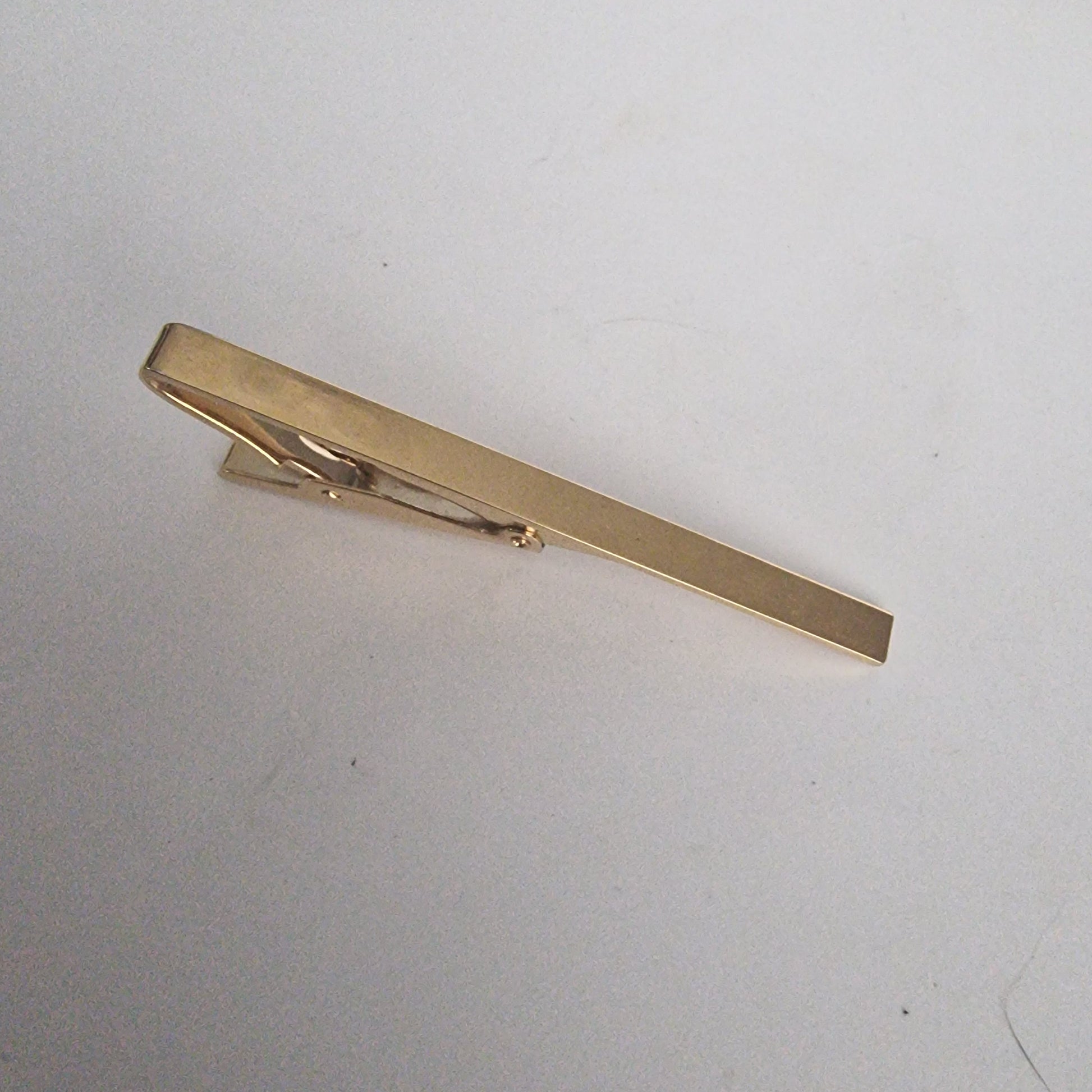 Vintage Stratton 1960s Gold-Tone Slim Bar Tie Clip Signed England Geometric Mens