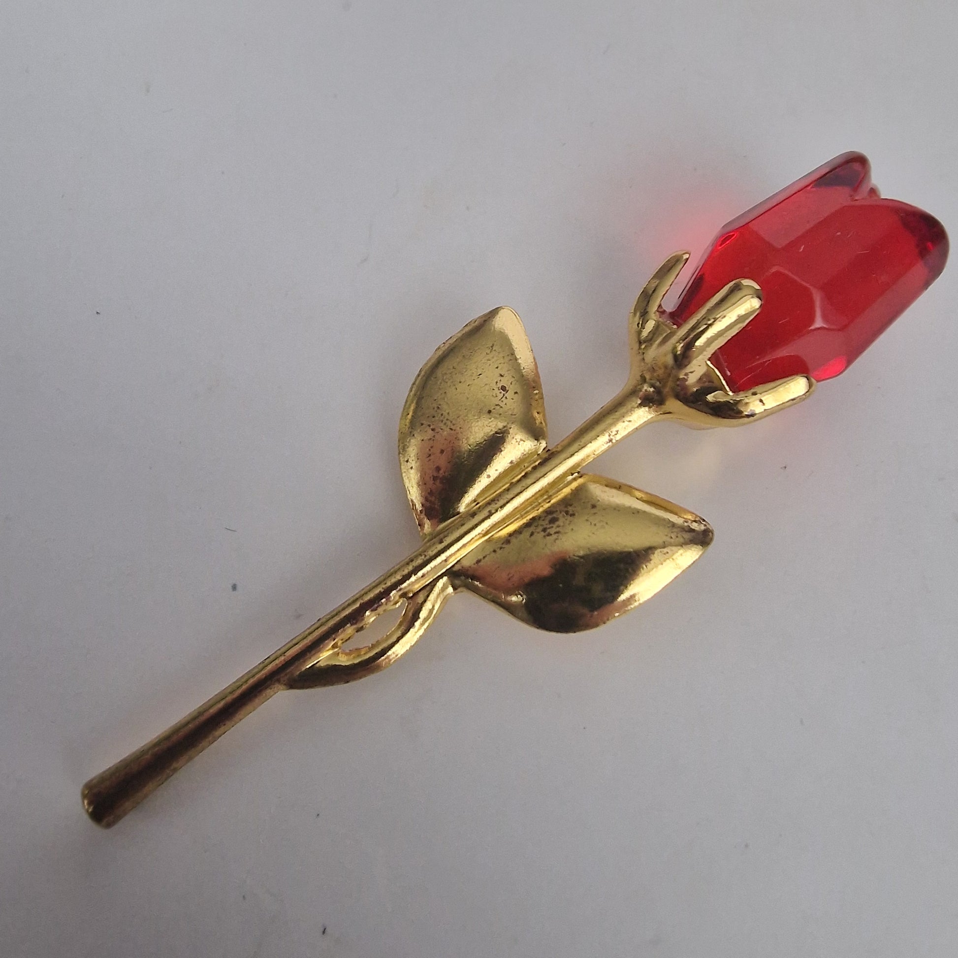 Vintage 1980s Gold-Tone Red Glass Rose Stem Figurine Romantic Floral Ornament – photo 6
