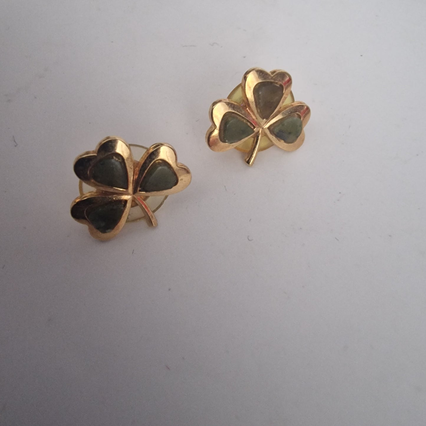 Vintage Claddagh 1970s Gold-Tone Connemara Marble Shamrock Pendant Earrings Set – photo 6