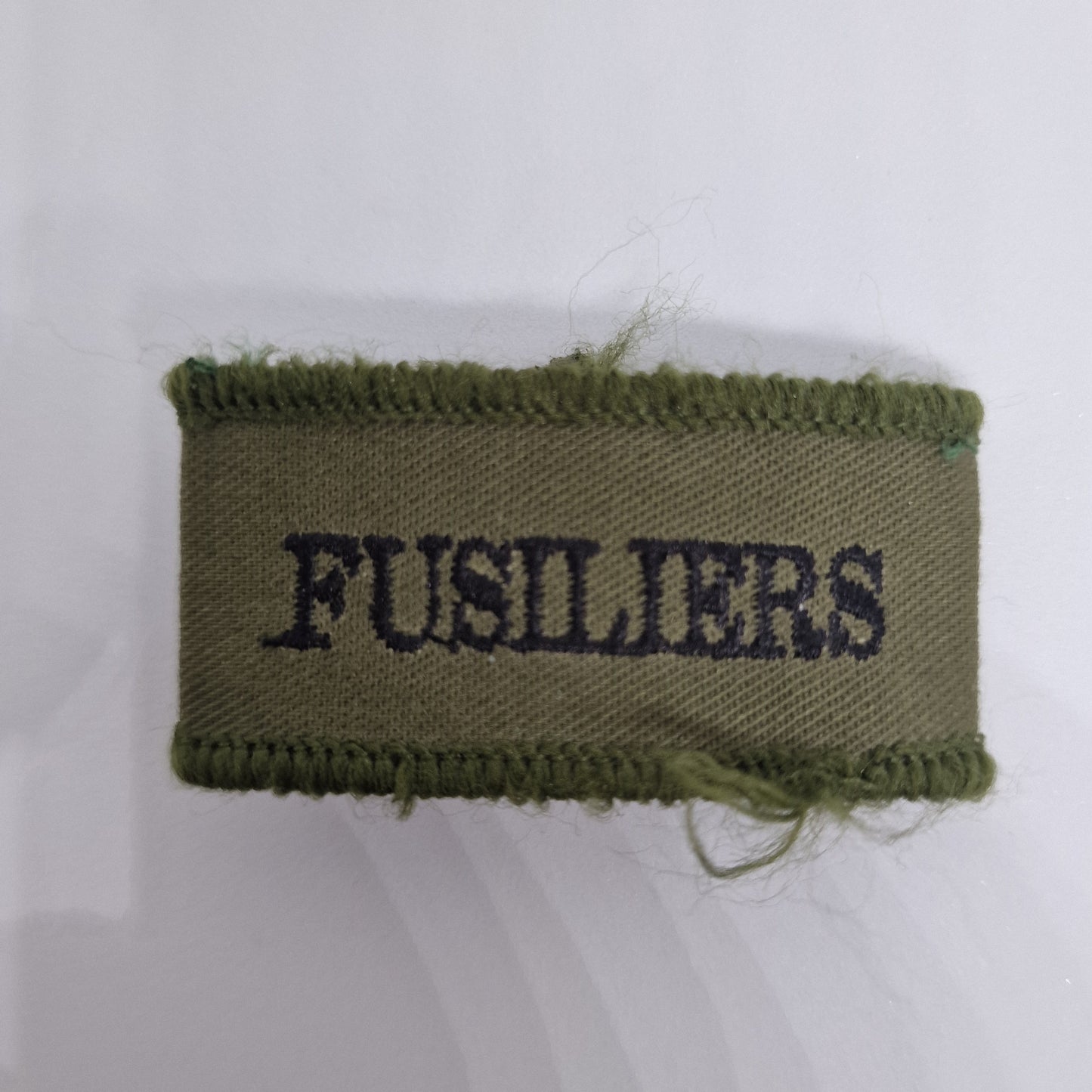 Vintage 1970s Fusiliers Fabric Military Shoulder Title Woven Patch British Army – photo 2