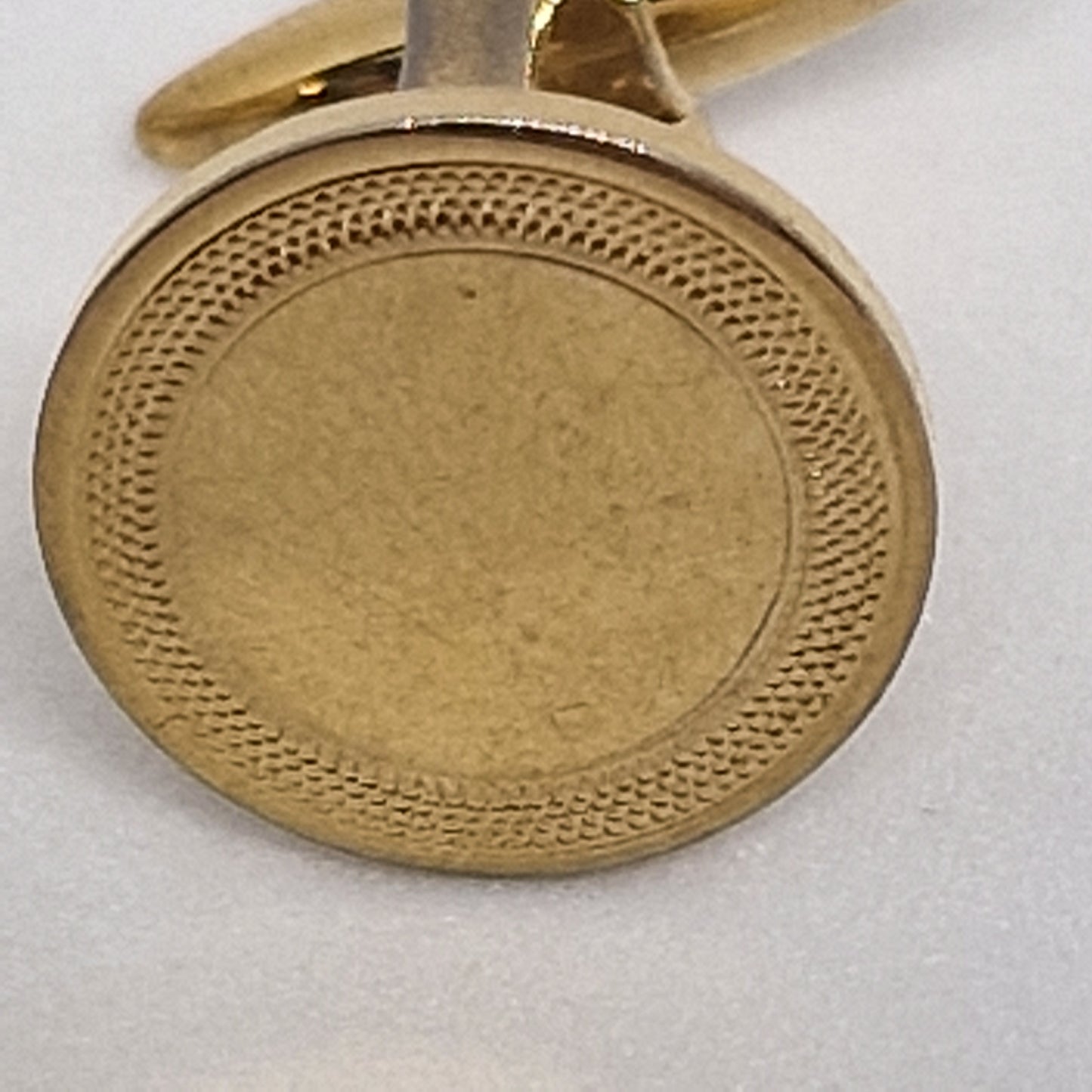 Vintage 1950s Gold-Tone Cufflinks Made In England Round Engraved Border Costume – photo 2