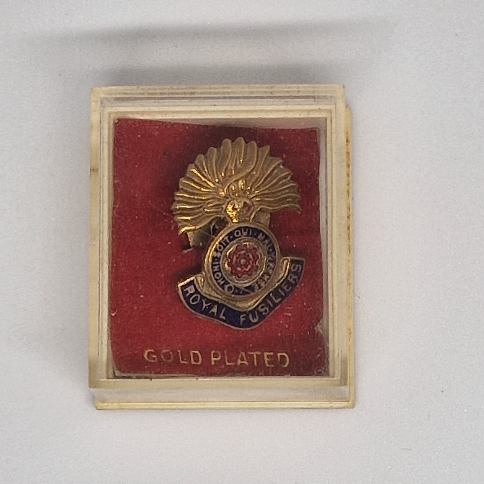 Vintage 1970s Gold-Plated Royal Fusiliers Military Lapel Badge Brooch Enamel Pin – photo 2