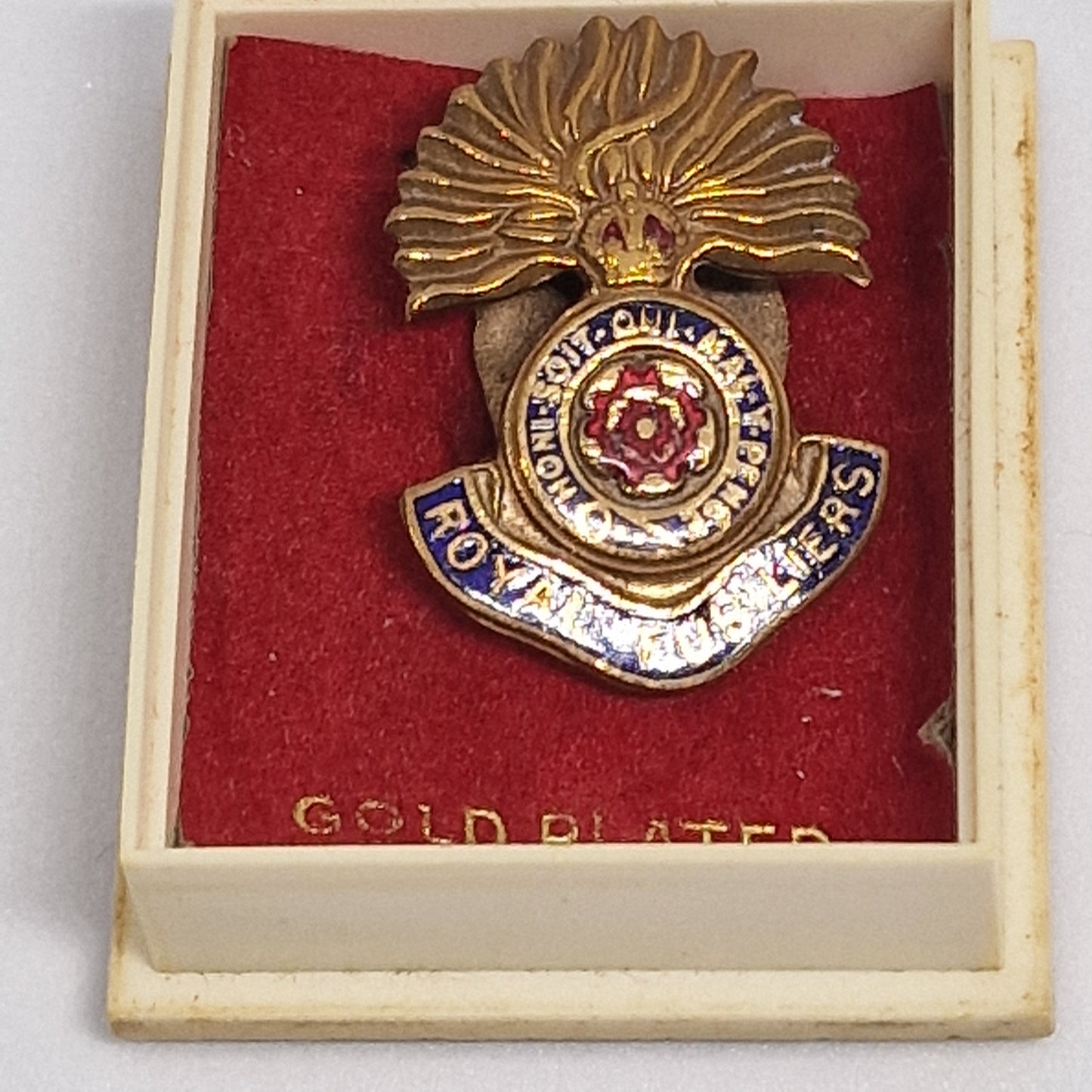 Vintage 1970s Gold-Plated Royal Fusiliers Military Lapel Badge Brooch Enamel Pin – photo 3