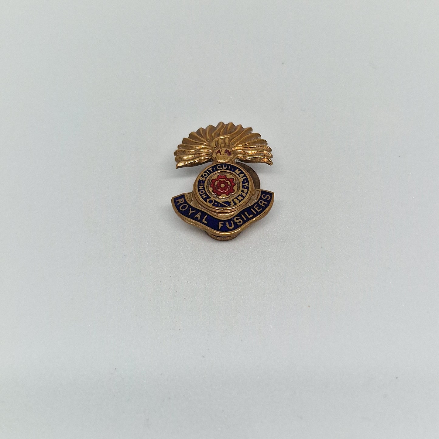 Vintage 1970s Gold-Plated Royal Fusiliers Military Lapel Badge Brooch Enamel Pin – photo 6