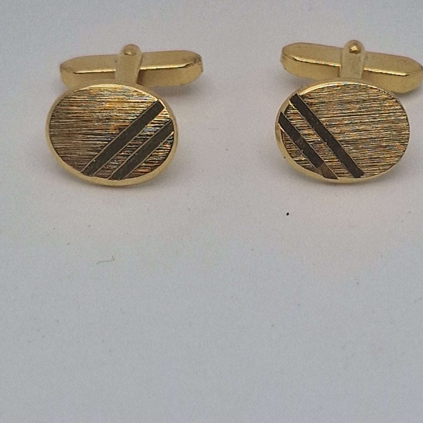 Vintage 1970s Gold-Tone Brushed Geometric Striped Cufflinks Mens Costume Pair – photo 2