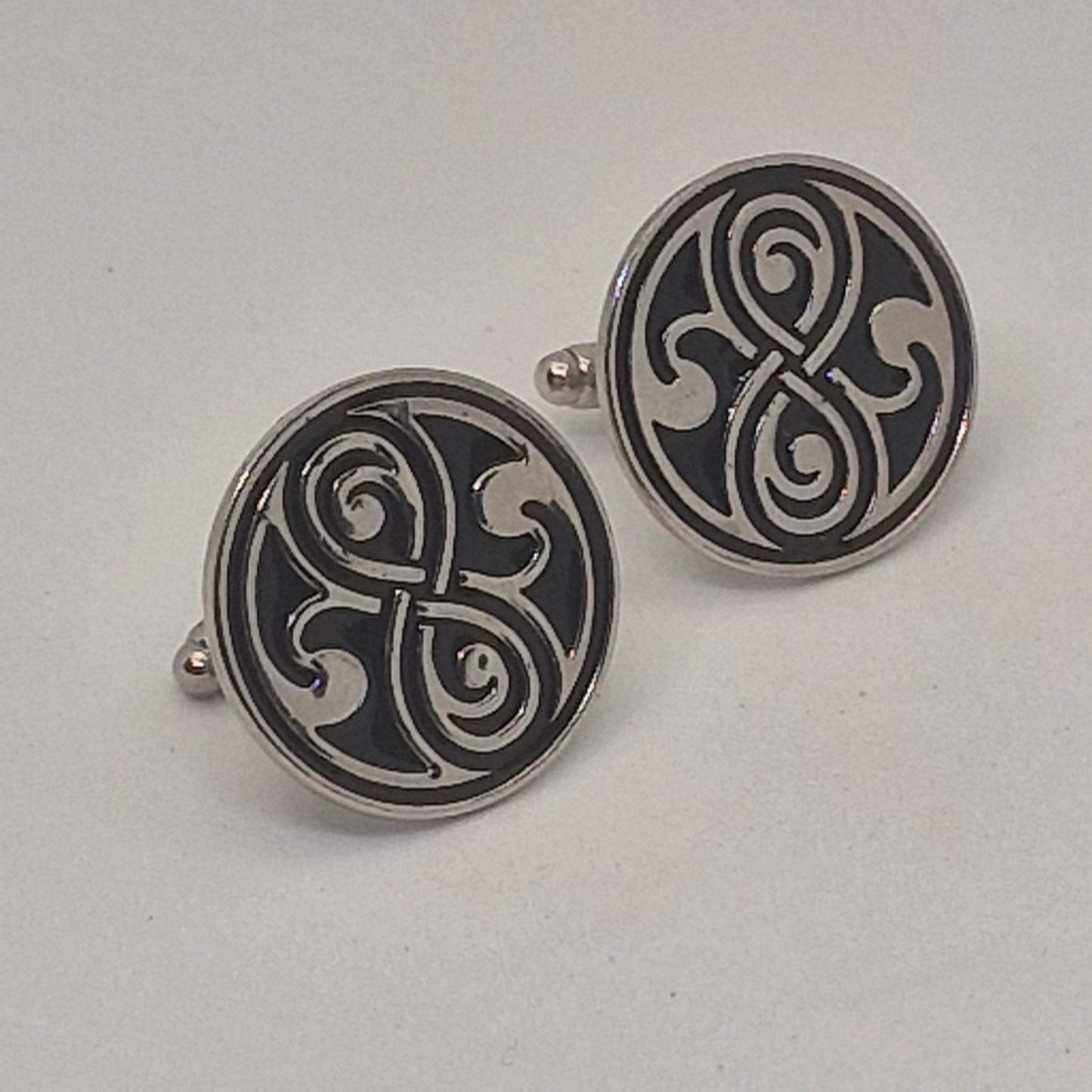 Vintage 1970s Silver-Tone Celtic Knotwork Enamel Cufflinks Black Mens Geometric – photo 7