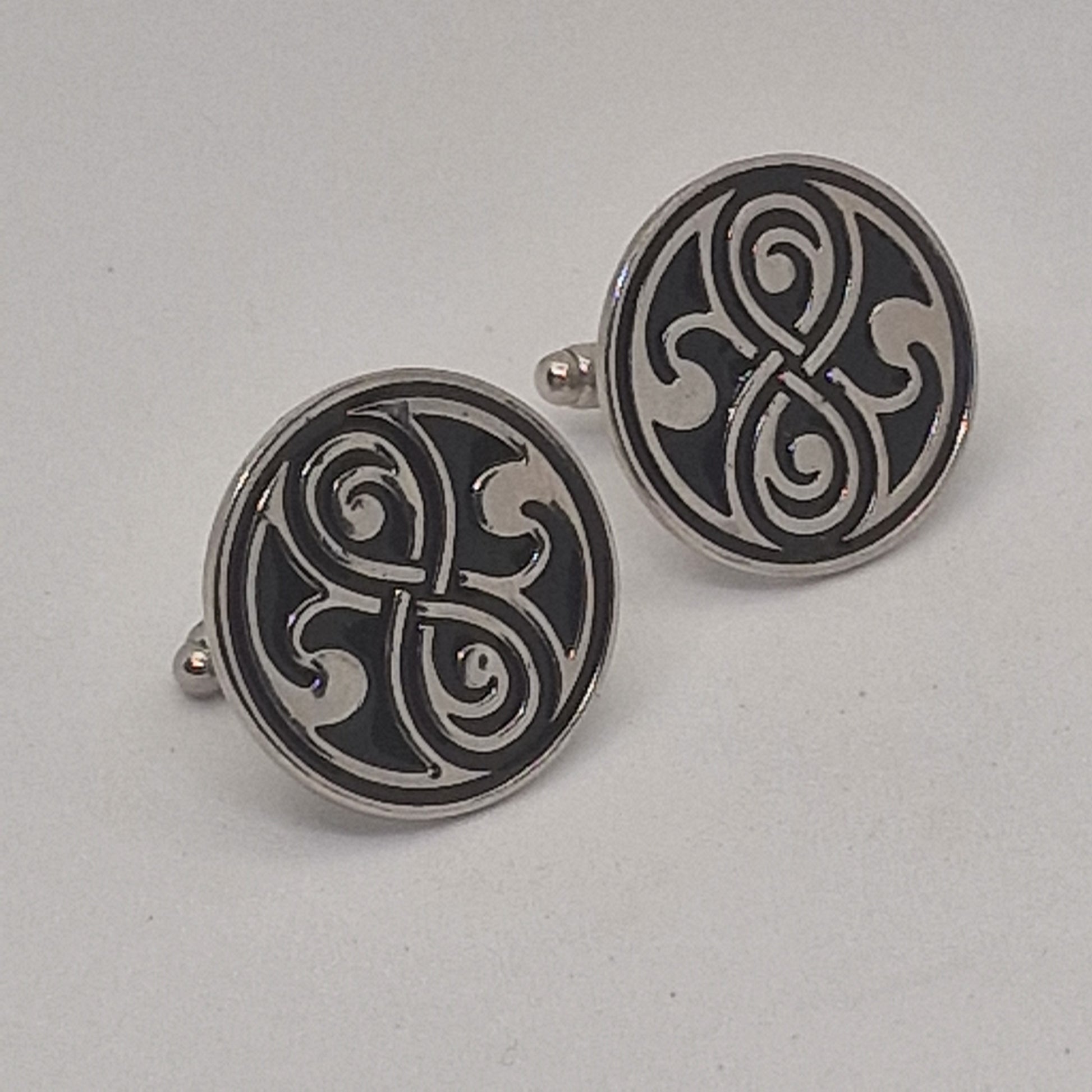 Vintage 1970s Silver-Tone Celtic Knotwork Enamel Cufflinks Black Mens Geometric – photo 7