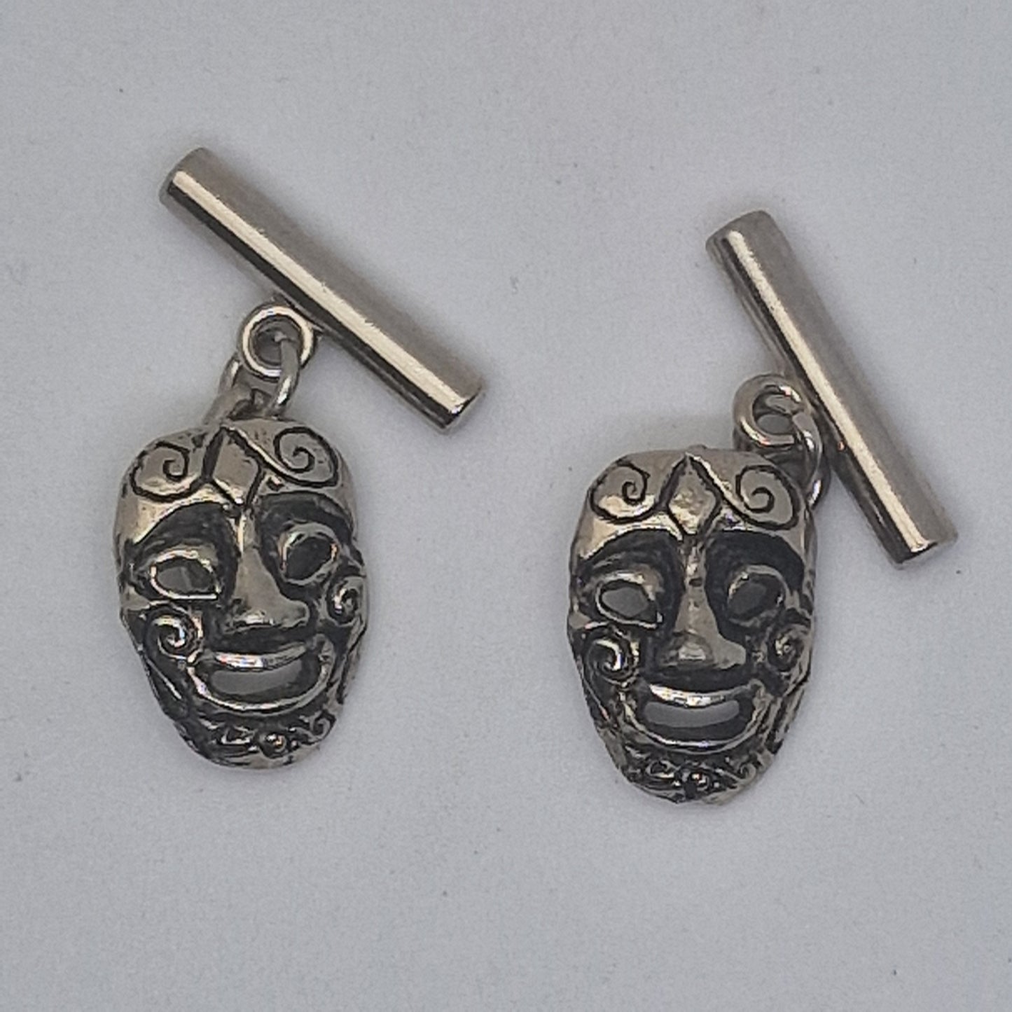 Vintage 1970s Silver-Tone Mask Face Cufflinks Figural Theatrical Toggle-Back Men – photo 2
