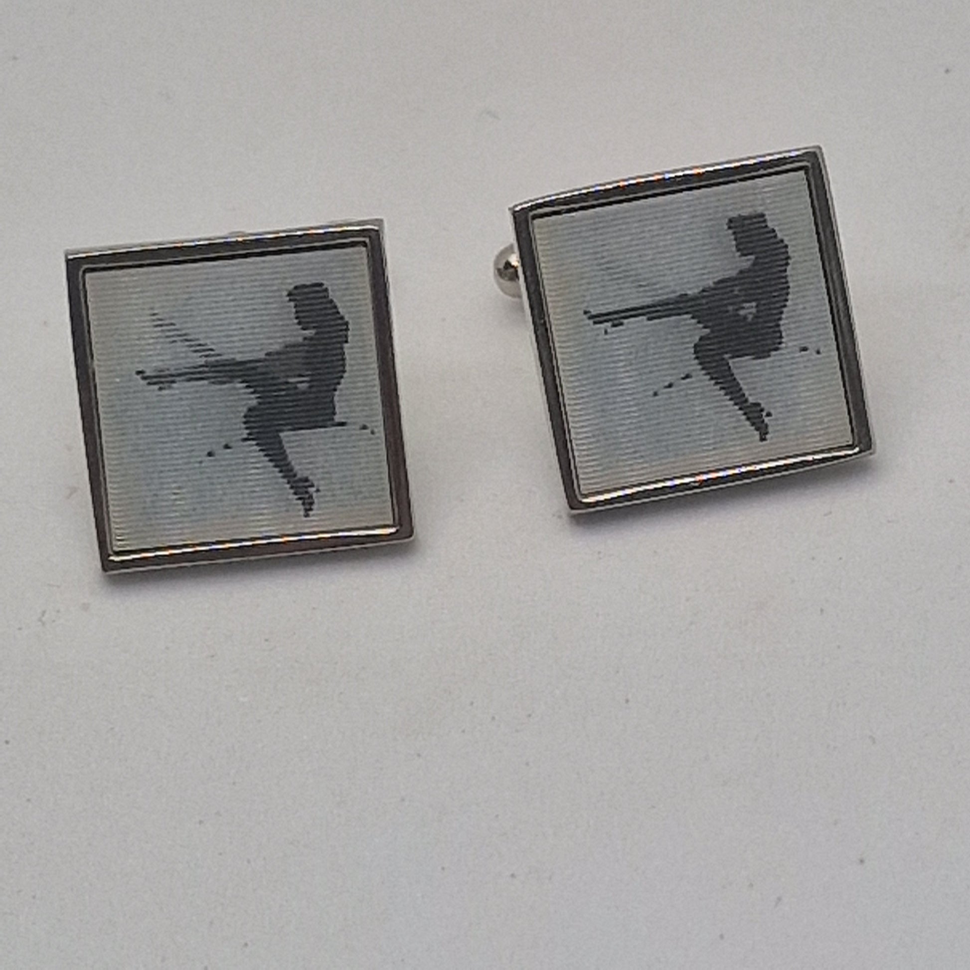 Vintage 1970s Silver-Tone Lenticular Novelty Cufflinks Animated Pin-Up Girl Men – photo 2