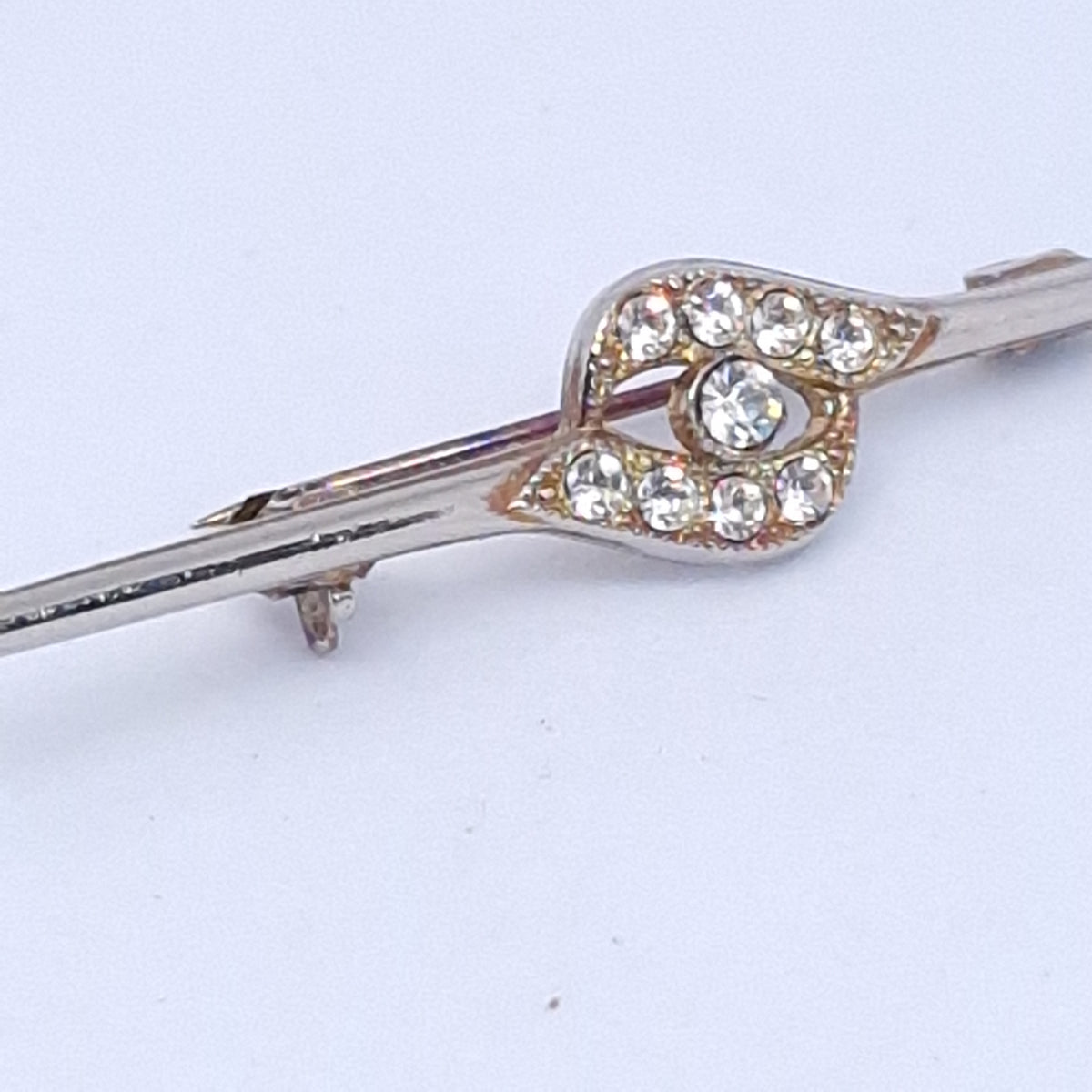 Vintage 1970s Gold-Tone Clear Crystal Rhinestone Bar Brooch Infinity Knot Pin