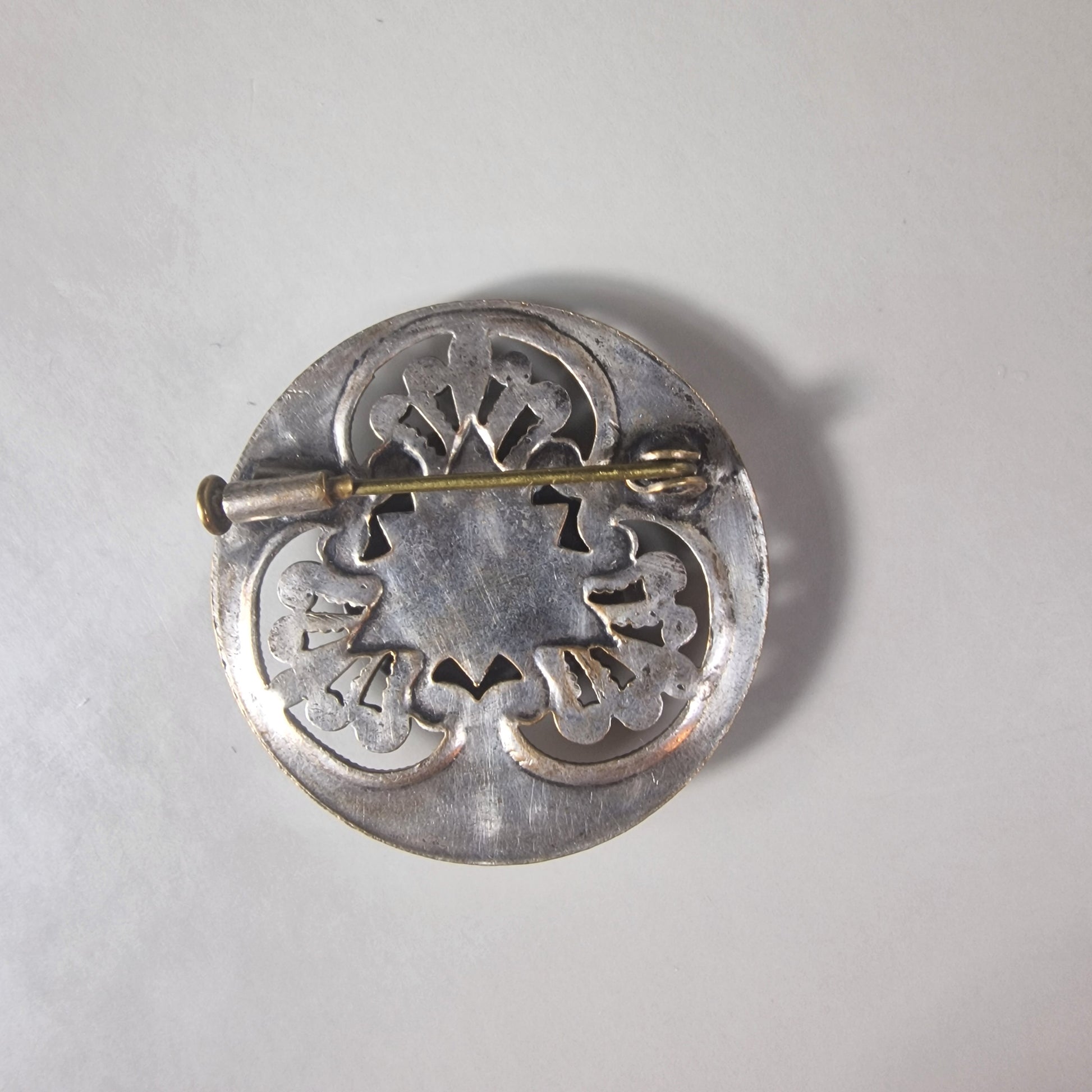 Vintage Silver-Tone Heraldic Brooch Mother Of Pearl Figural Animal Costume Pin – photo 3