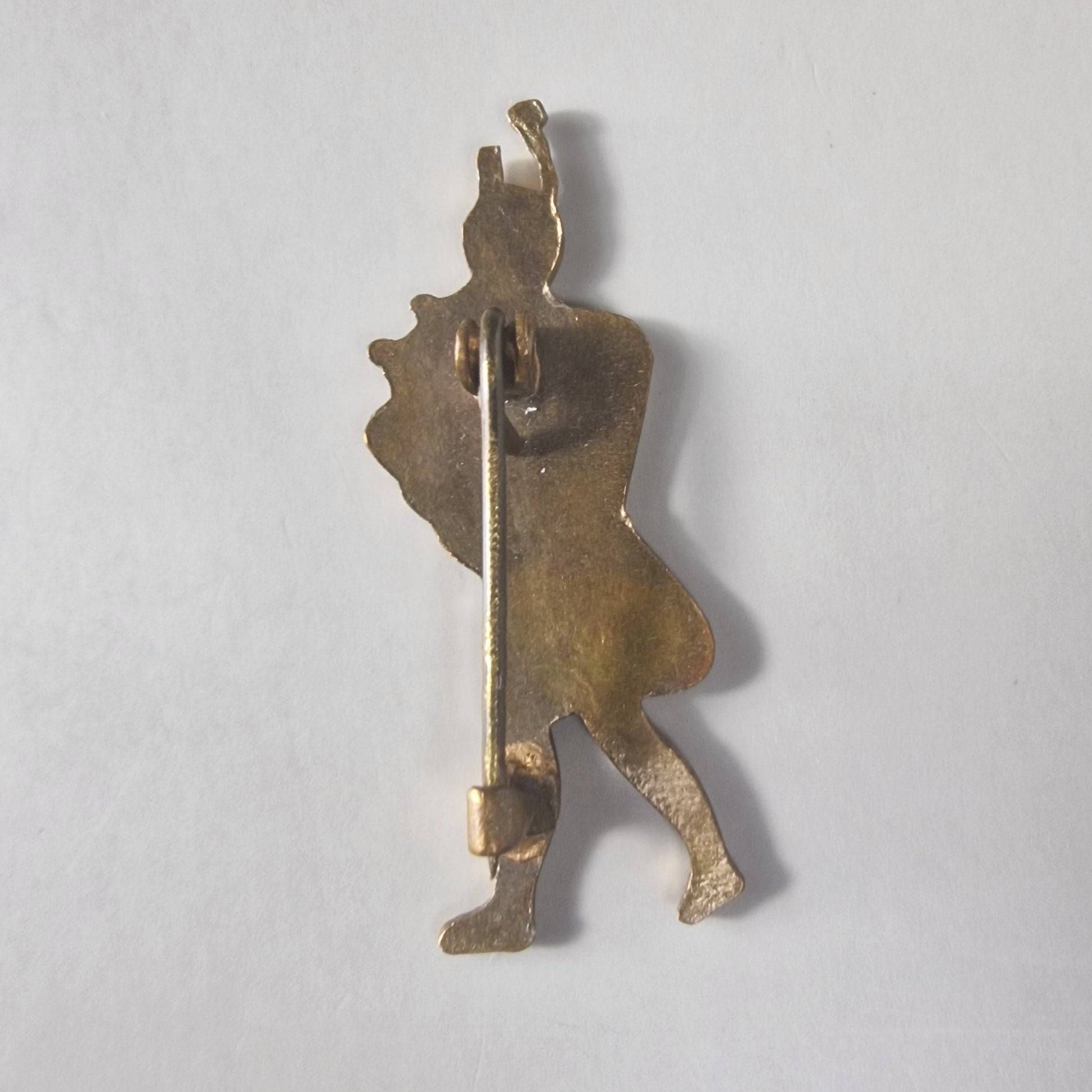 Vintage Gold-Tone Enamel Scottish Bagpiper Brooch Figural Highland Costume Pin – photo 2