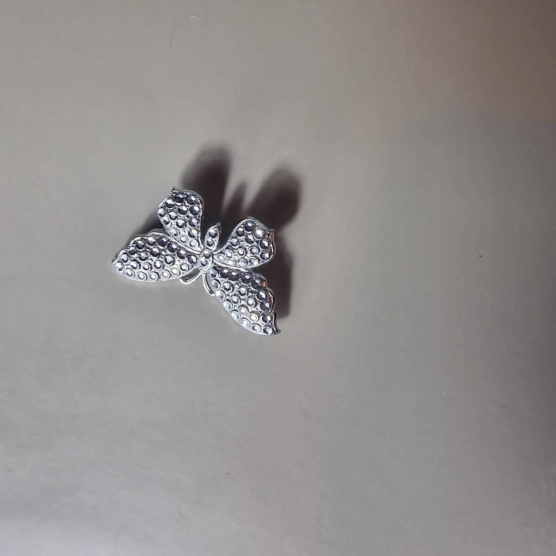 Vintage 1980s Silver-Tone Butterfly Brooch Pave Rhinestone Costume Jewelry Pin – photo 2