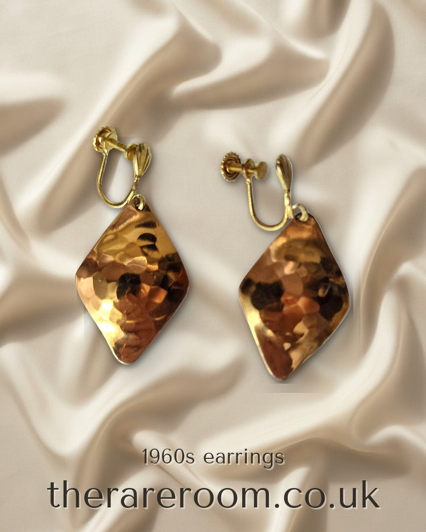 Vintage 1960s Copper Hammered Drop Earrings Screw Back Geometric Artisan Dangle — instagram