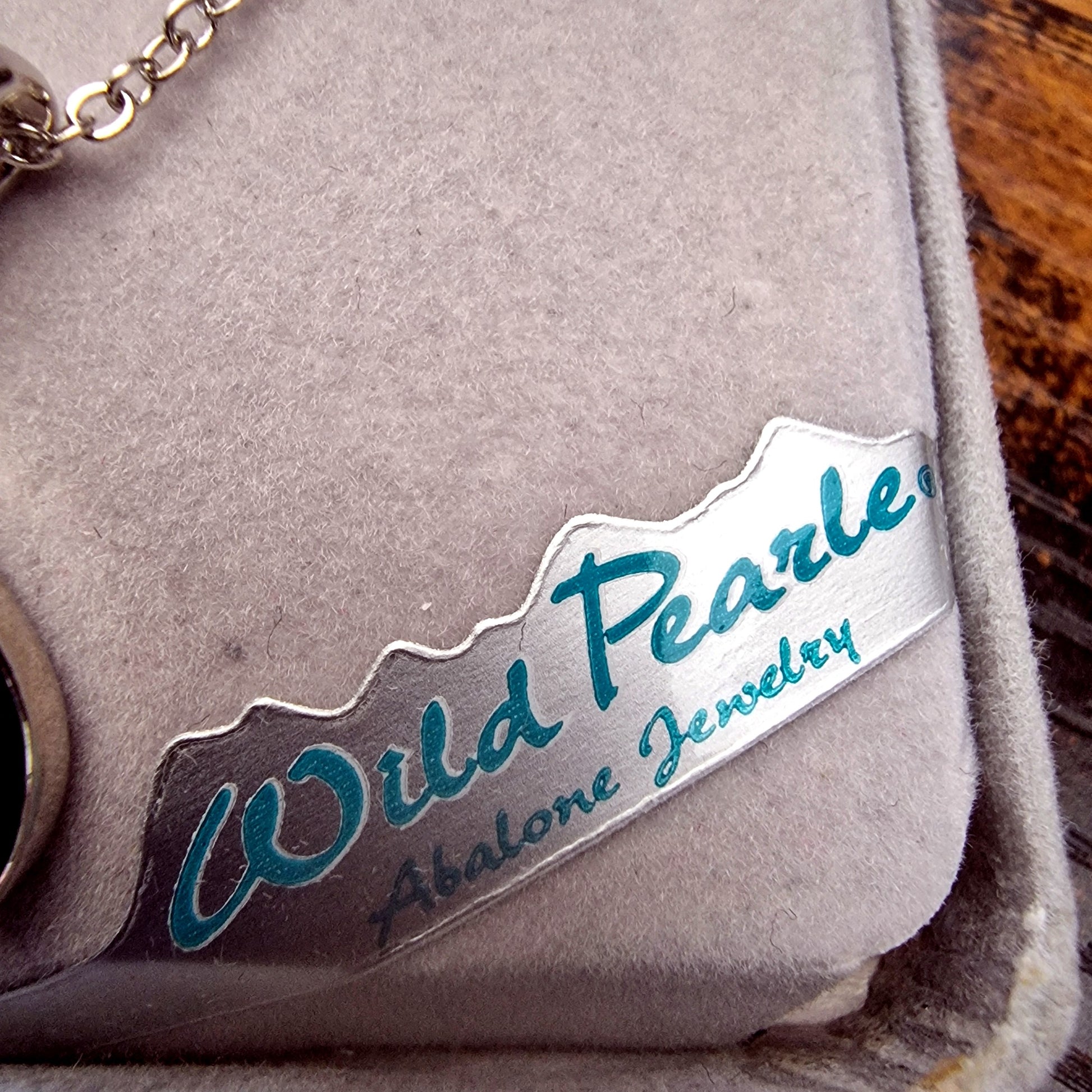 Abalone Whale Tail Pendant Necklace, Stainless Steel, Ocean Animal Jewelry, Abalone Shell Inlay – photo 4