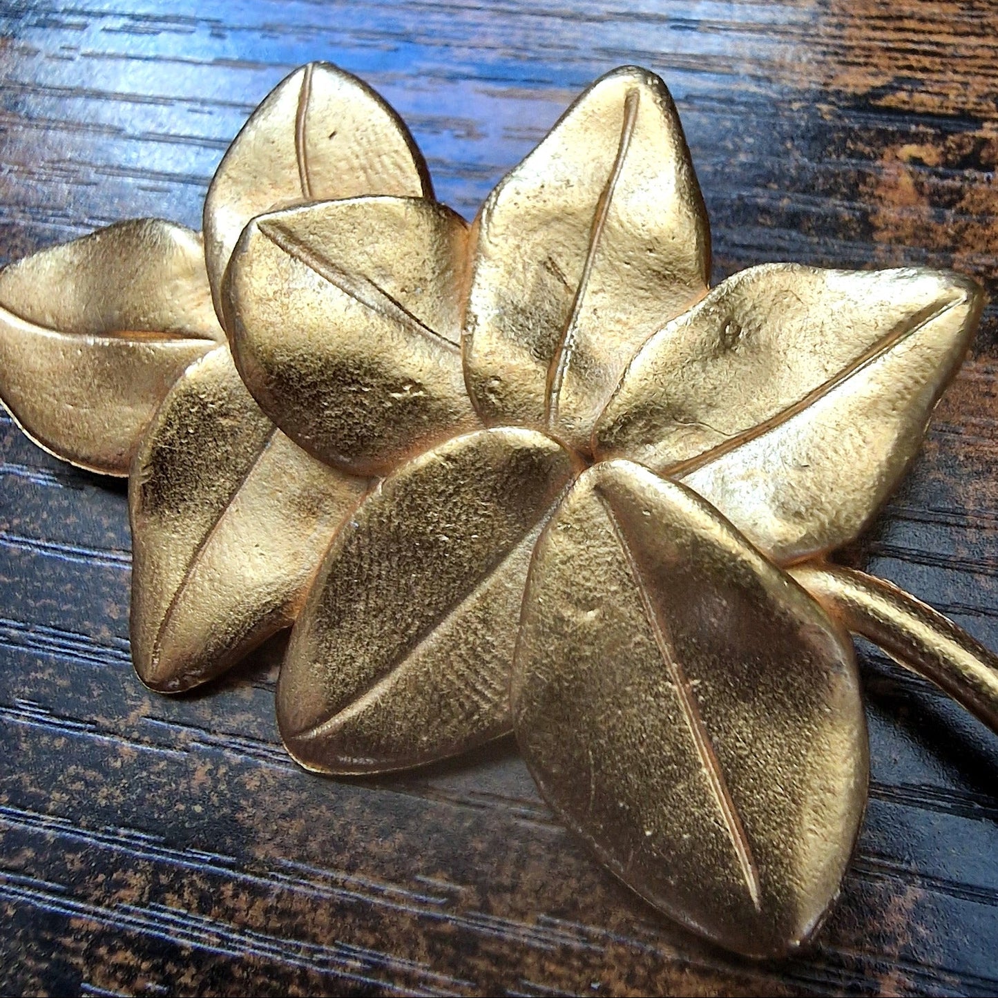 1970s Avon Signed Leaf Cluster Brooch, Gold-Tone Botanical Lapel Pin, Signed Vintage Costume Jewelry, Retro 70s Floral Brooch, Designer Pin – photo 2