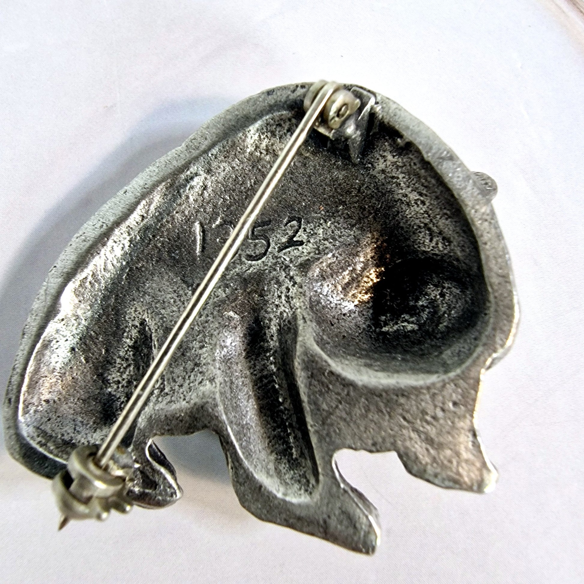 Vintage Silver-Tone Bear Brooch Figural Animal Pin Sculptural – photo 2