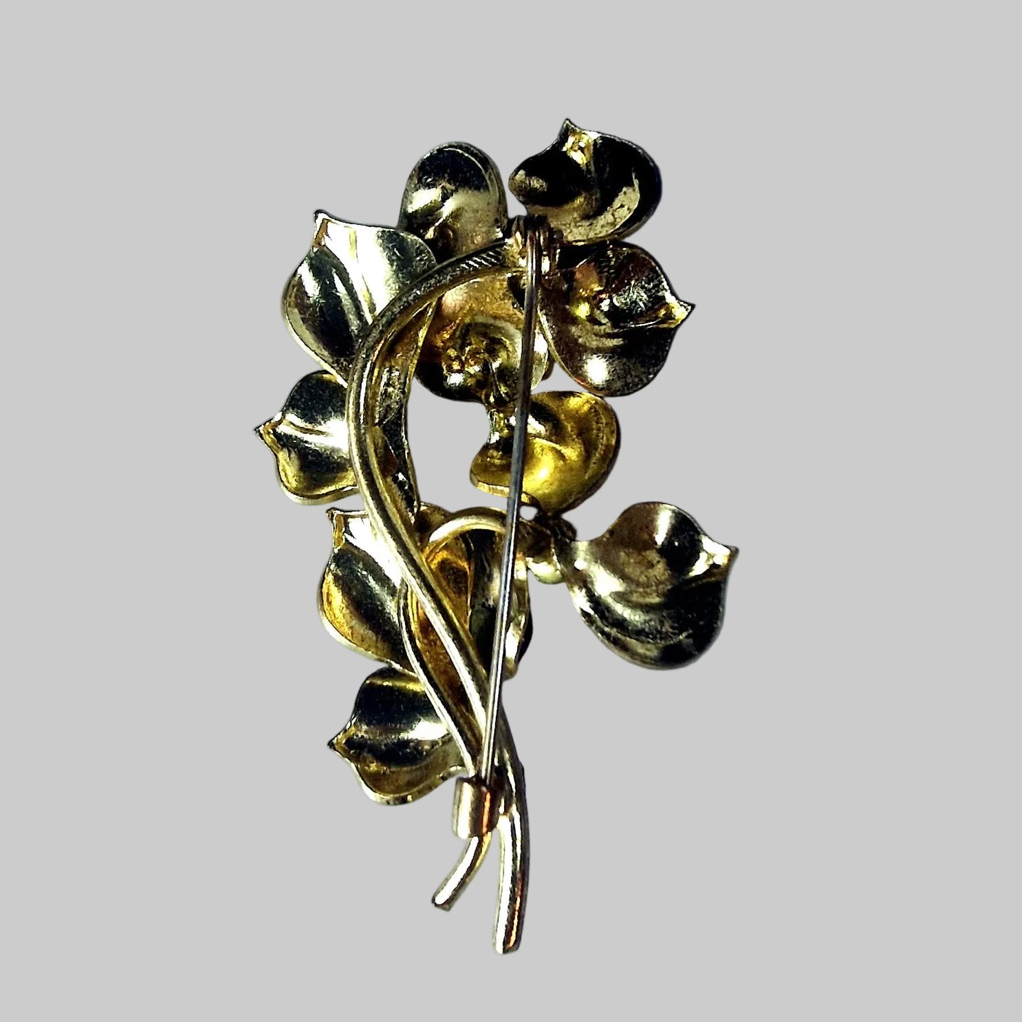 Vintage Gold-Tone Black Enamel Floral Spray Brooch Faux Pearl Leaf Costume Pin – photo 3