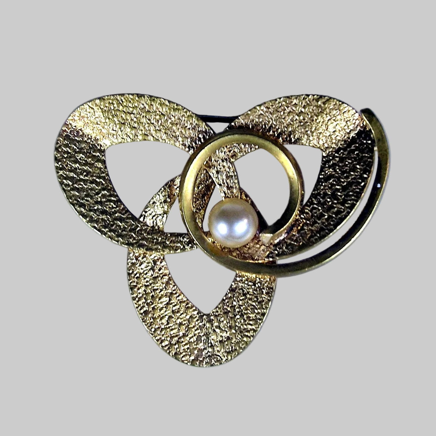Vintage Gold-Tone Mid-Century Geometric Pearl Brooch Modern Costume Metal Pin