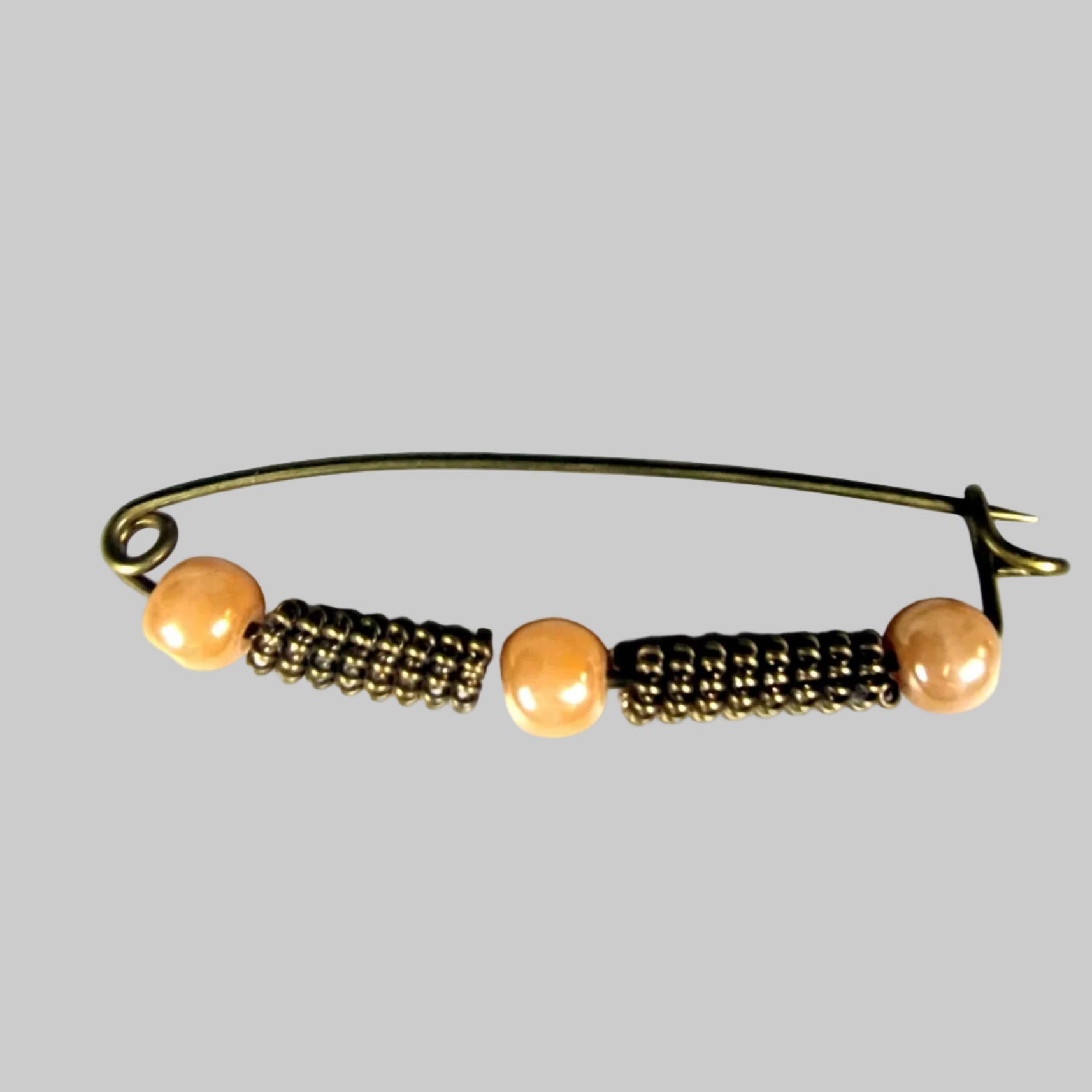Vintage Gold Tone Cream Beaded Brooch Mid Century Modern Figural Drop Safety Pin – photo 2