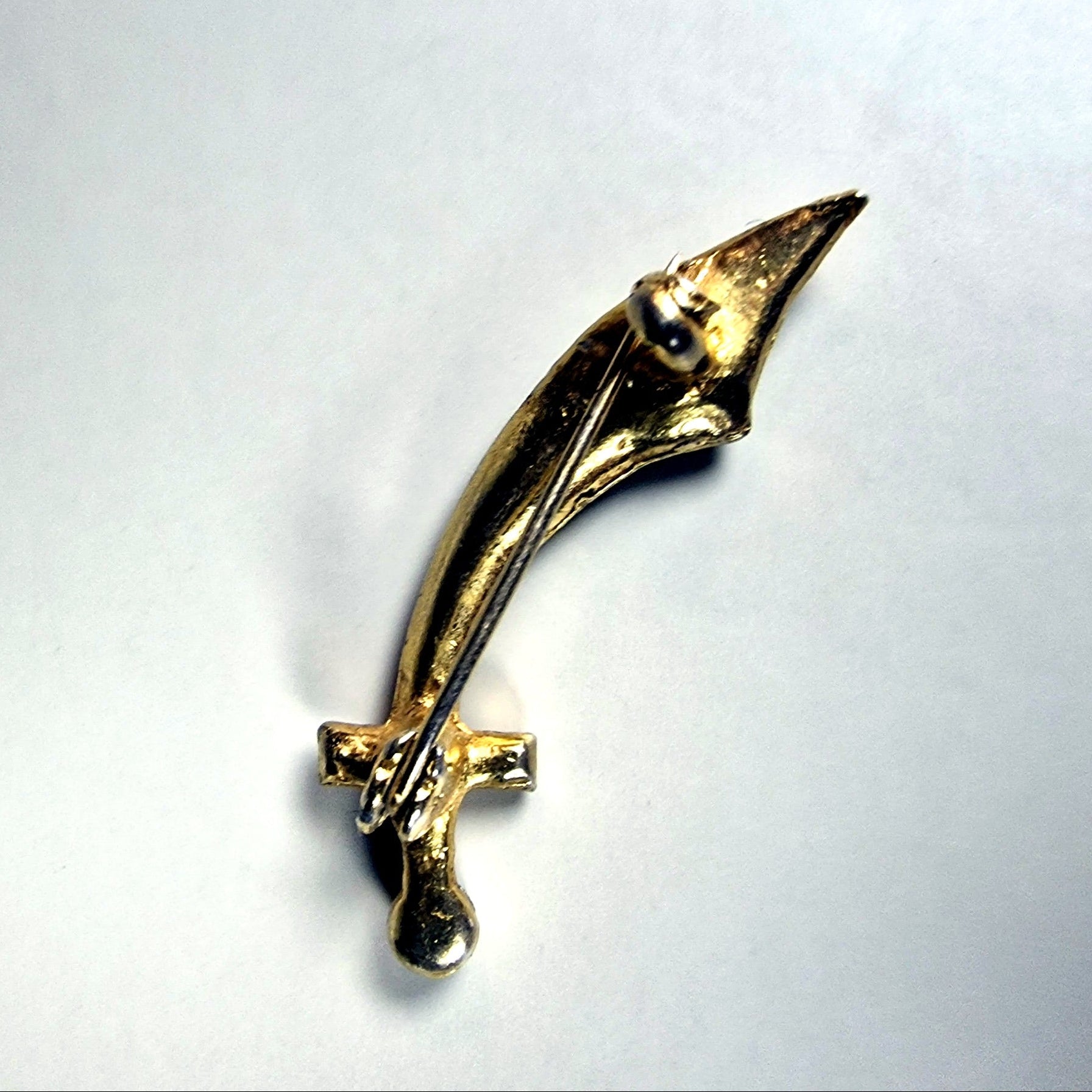 Vintage Gold-Tone Multi Rhinestone Religious Cross Sword Brooch Figural Costume – photo 2