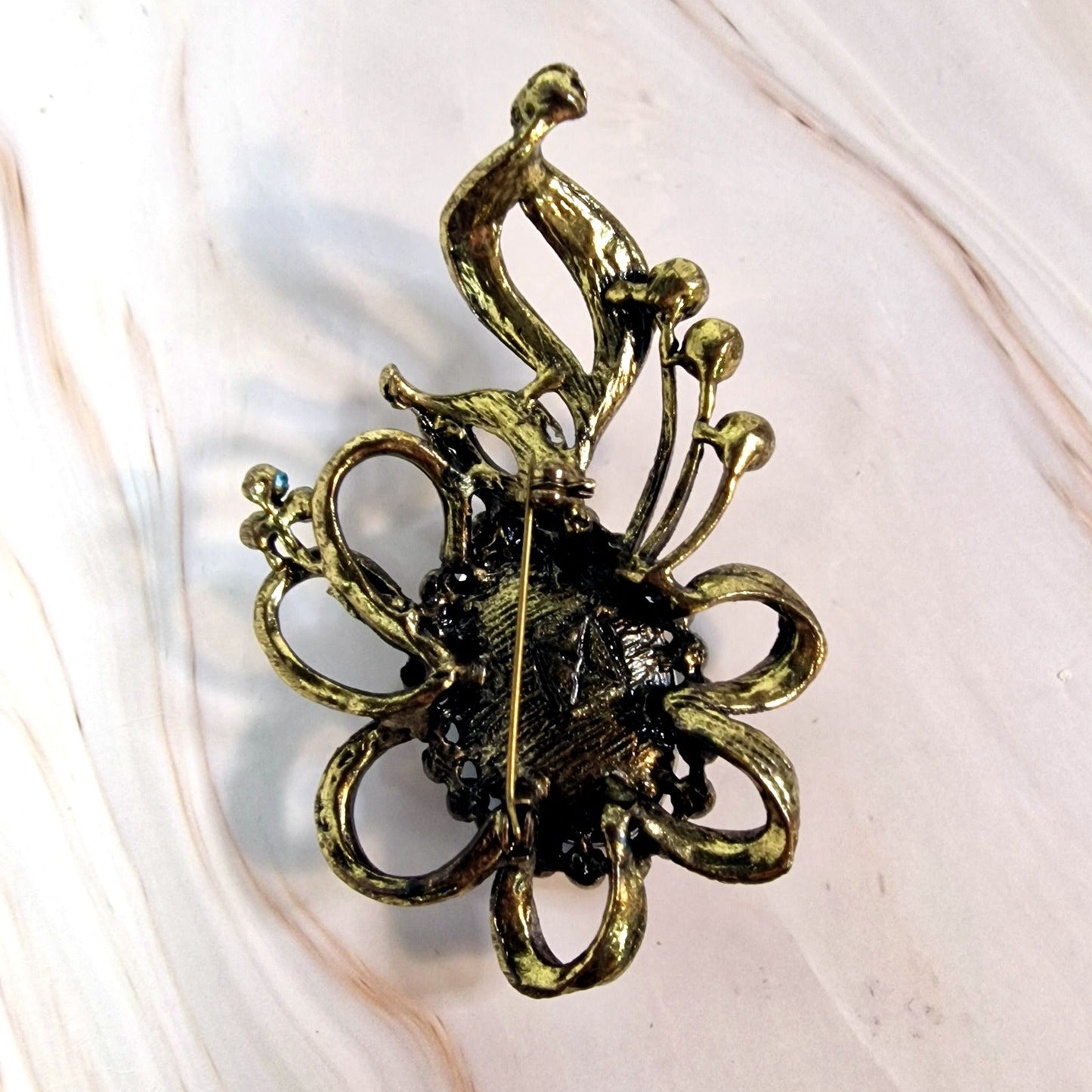Vintage Blue Stone Brooch Gold-Tone Abstract Scrollwork Signed Pin – photo 2
