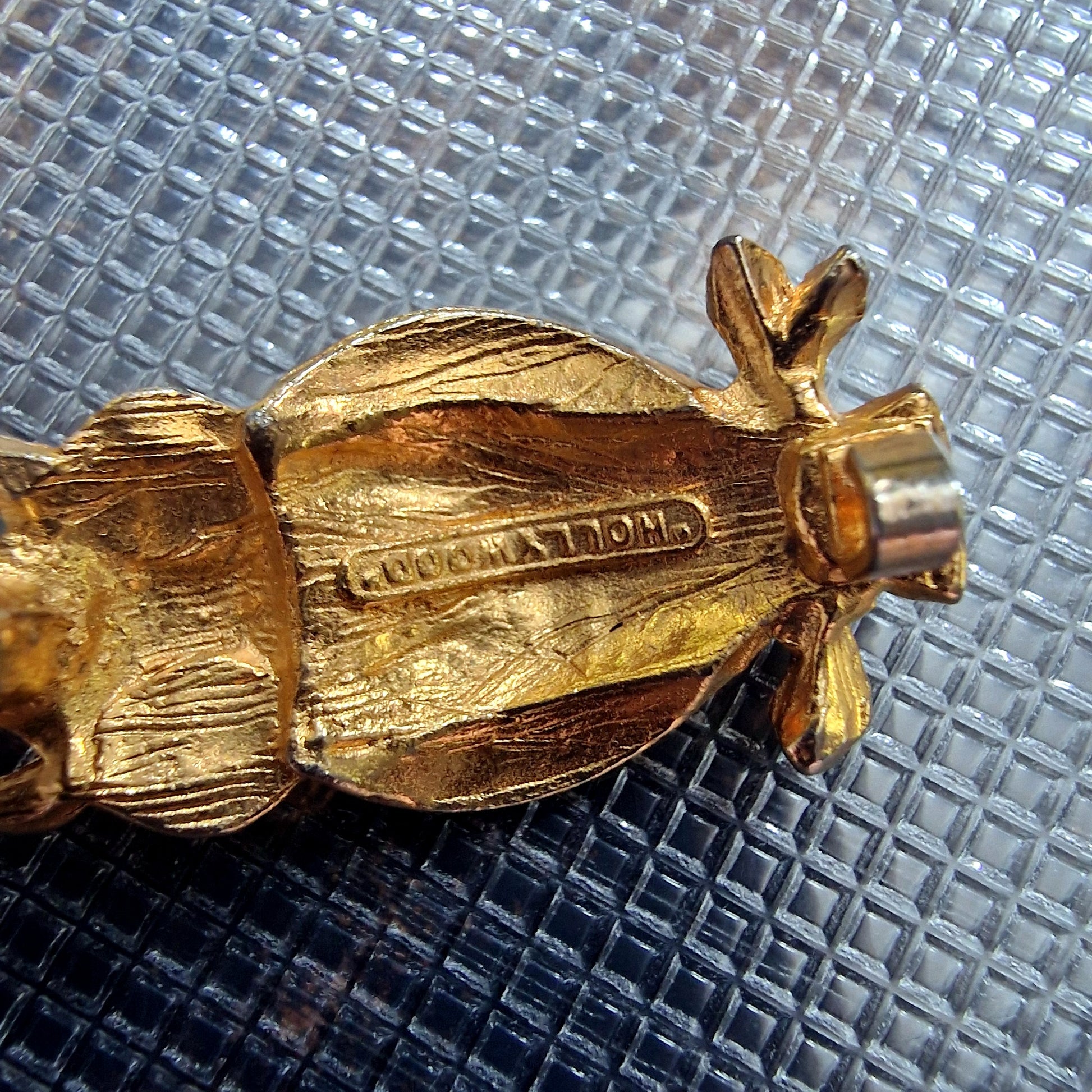 Hollywood Vintage Gold-Tone Owl Brooch Signed Figural Bird Pin – photo 3