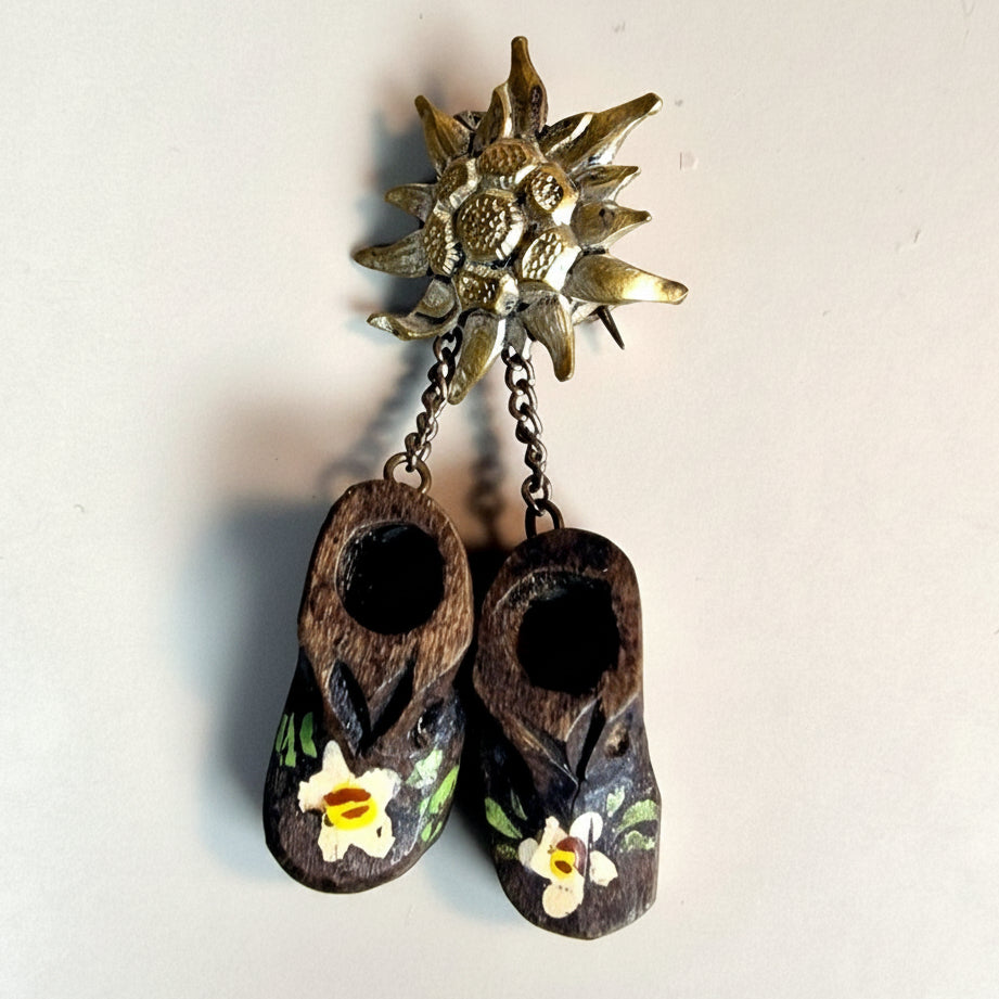 Vintage Wooden Clogs Edelweiss Brooch Alpine Souvenir Figural Pin