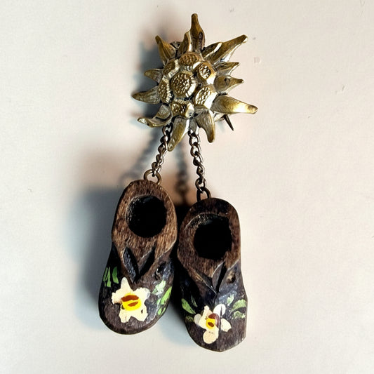 Vintage Wooden Clogs Edelweiss Brooch Alpine Souvenir Figural Pin