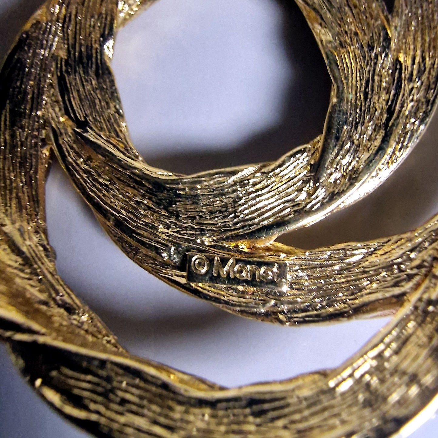 Monet Vintage Gold-Tone Twisted Rope Brooch Signed Mid-Century Costume Pin – photo 4