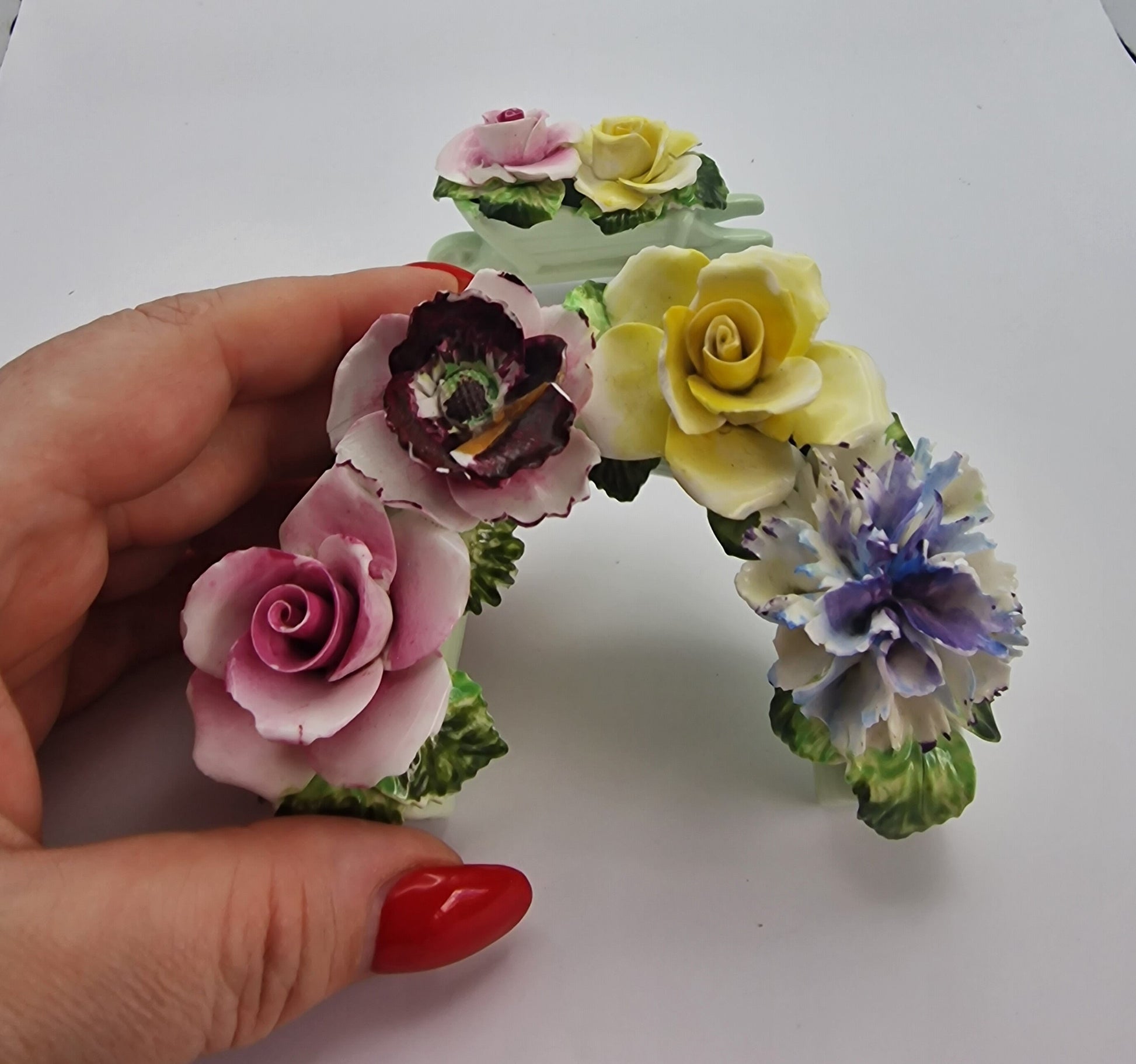 Radnor Bone China Floral Horseshoe and Wheelbarrow Set, Hand-Painted England, Vintage Posy Holder – photo 6