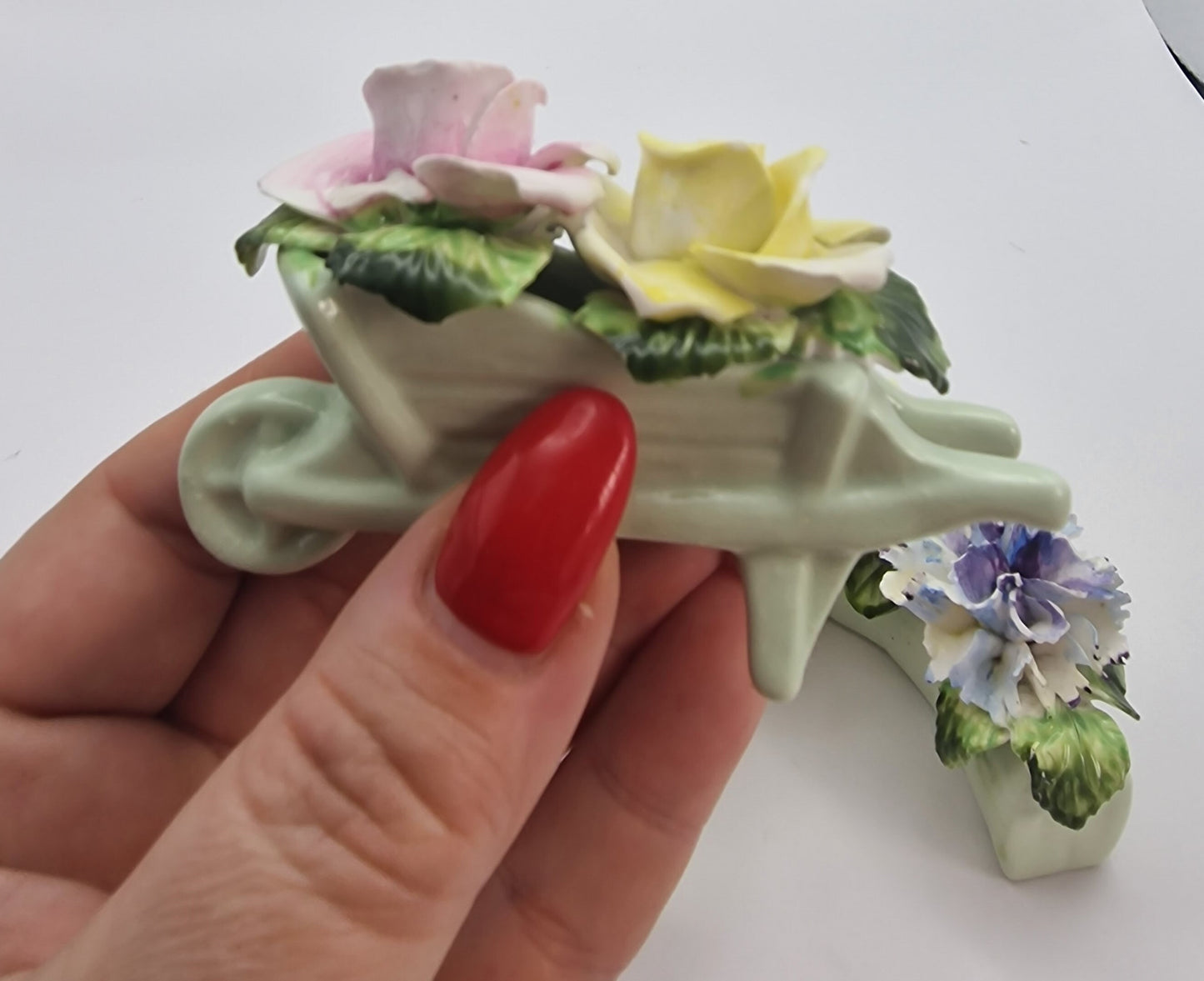 Radnor Bone China Floral Horseshoe and Wheelbarrow Set, Hand-Painted England, Vintage Posy Holder – photo 7